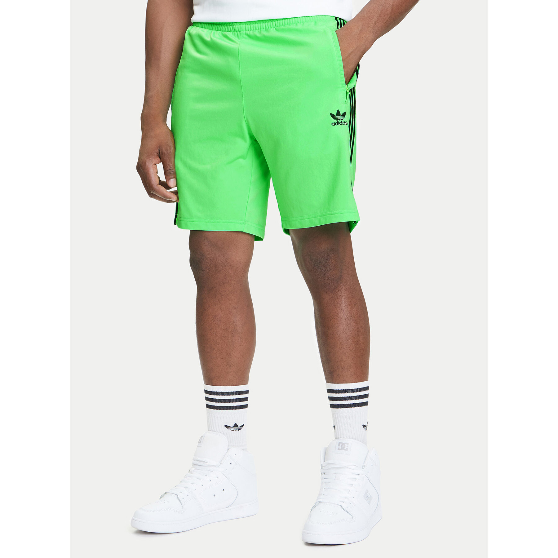 adidas Szorty sportowe adicolor Firebird JY1340 Zielony Regular Fit