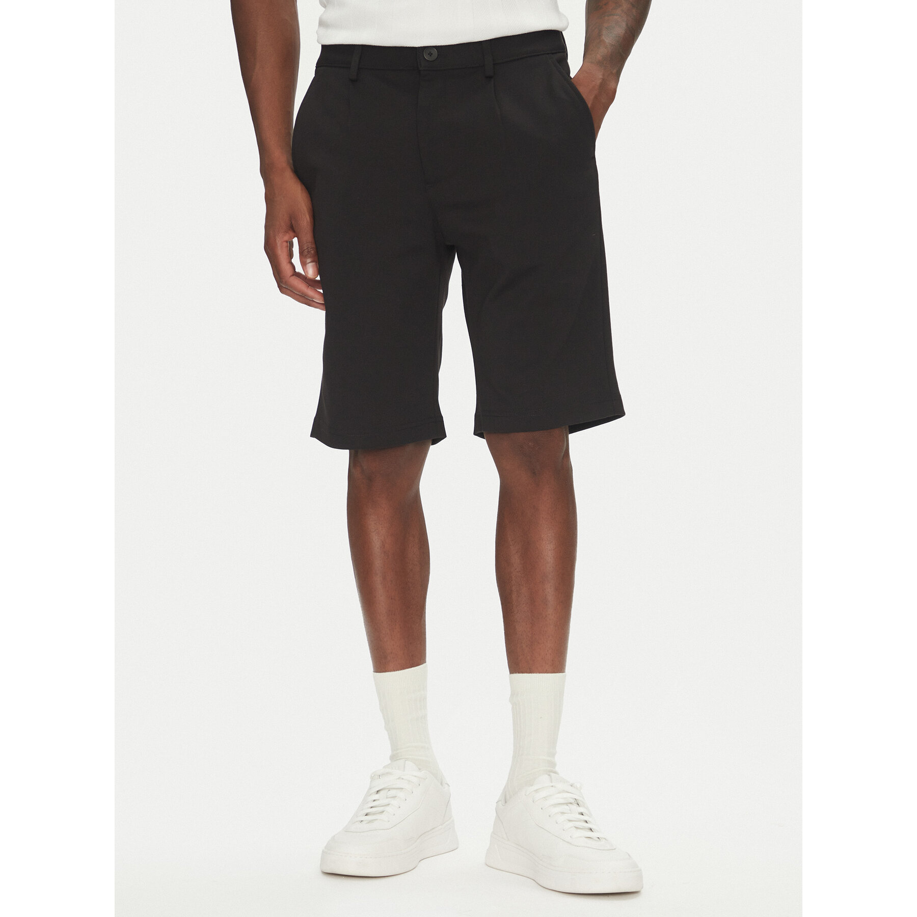 Lindbergh Szorty materiałowe 30-506062 Czarny Regular Fit