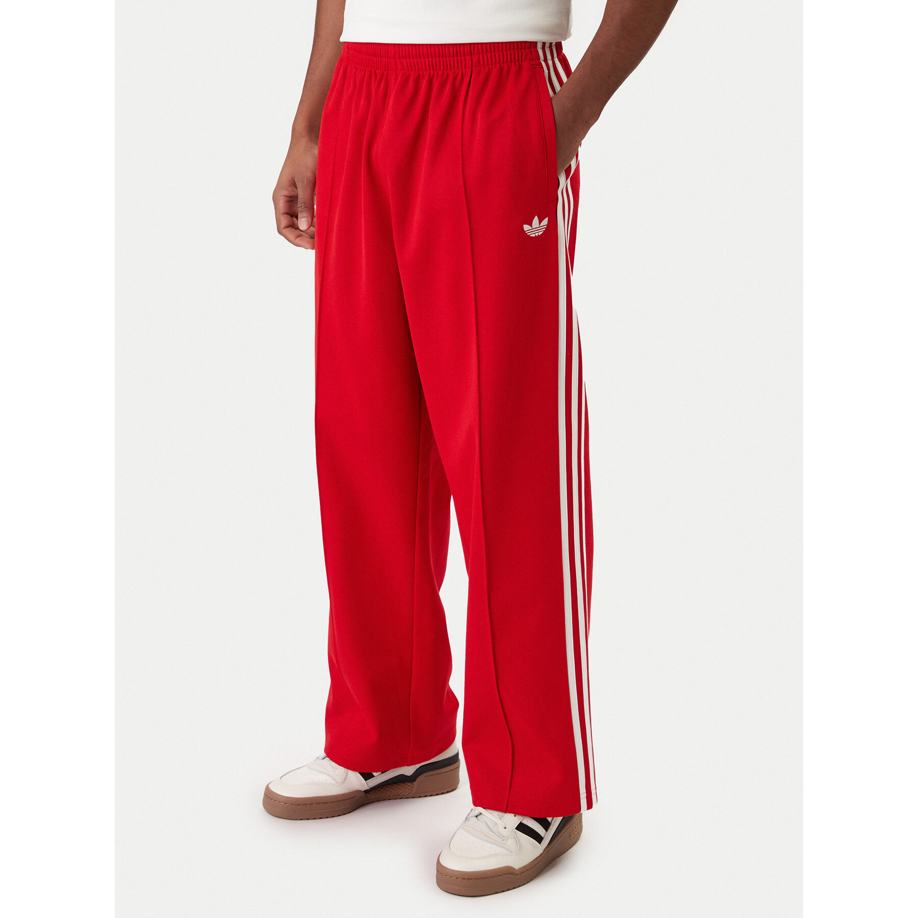 adidas Spodnie dresowe adicolor KE3498 Czerwony Loose Fit