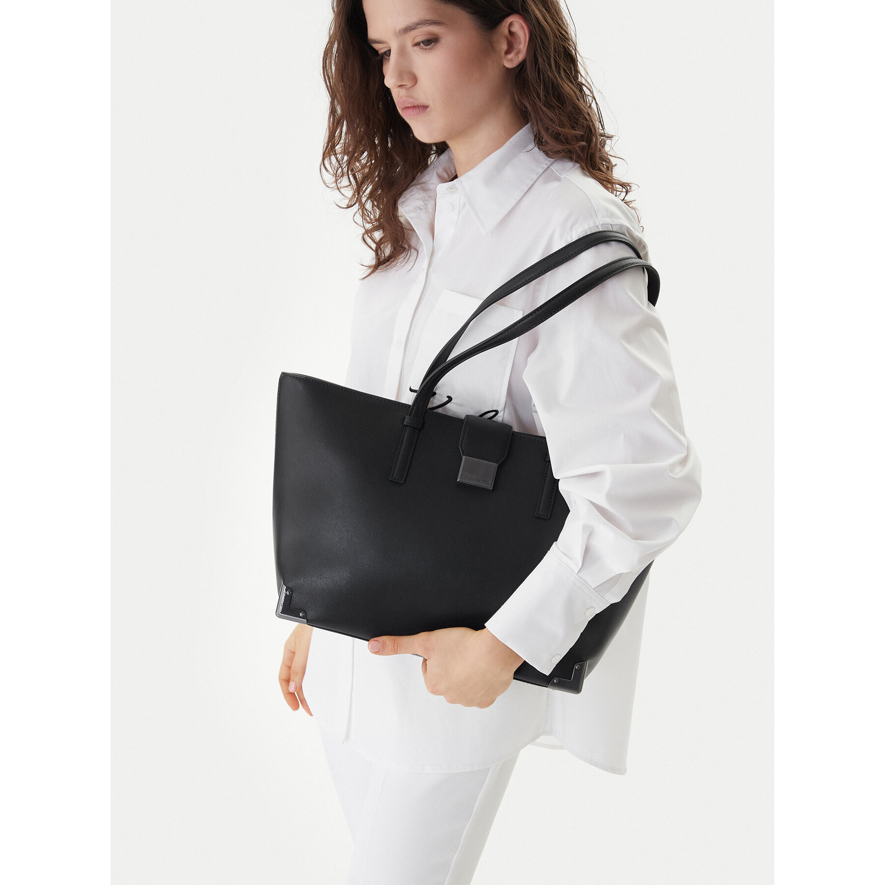 KARL LAGERFELD Torebka B1W30120 Czarny