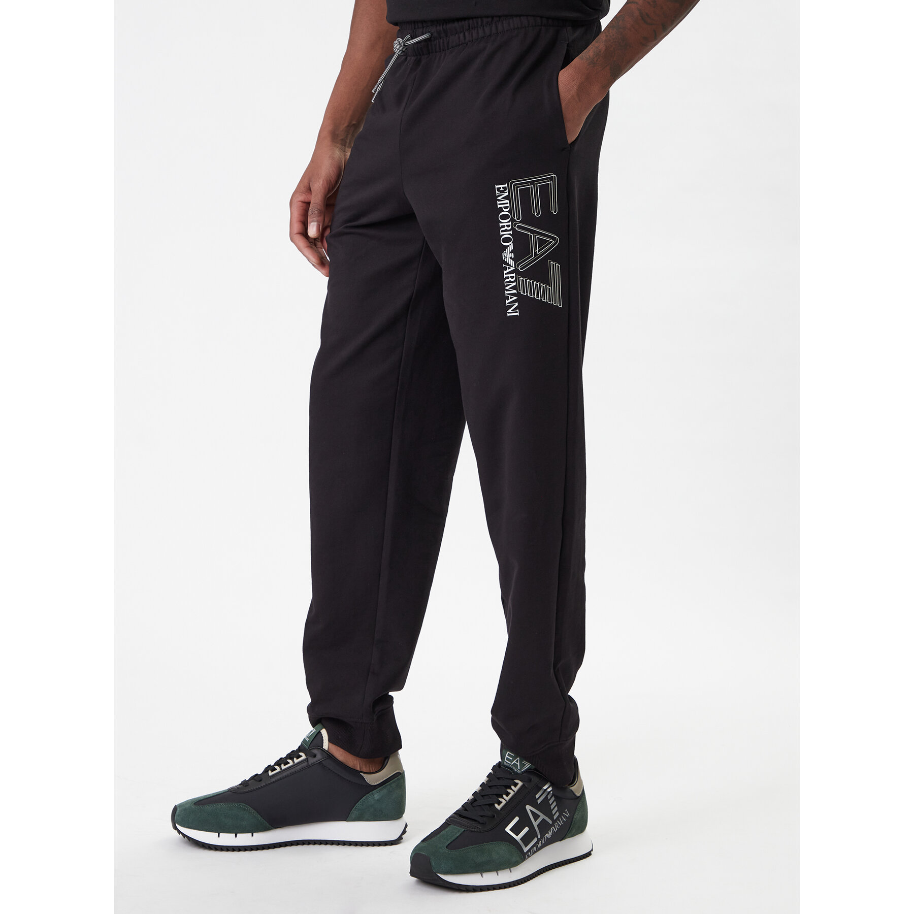 EA7 Emporio Armani Spodnie dresowe 7M001316 AF13512 UC001 Czarny Regular Fit