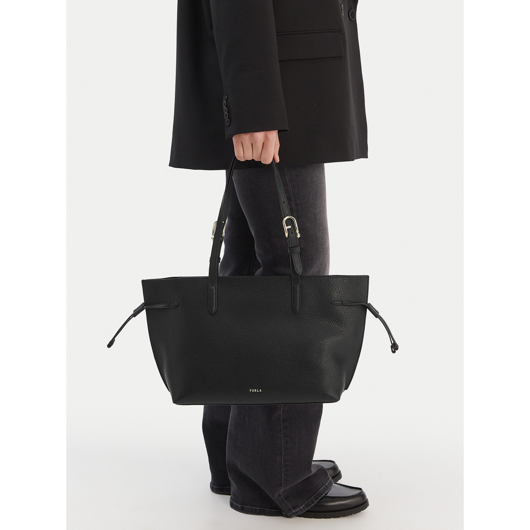 Furla Torebka Ava M WB02069 BX4329 CN 3924S Czarny