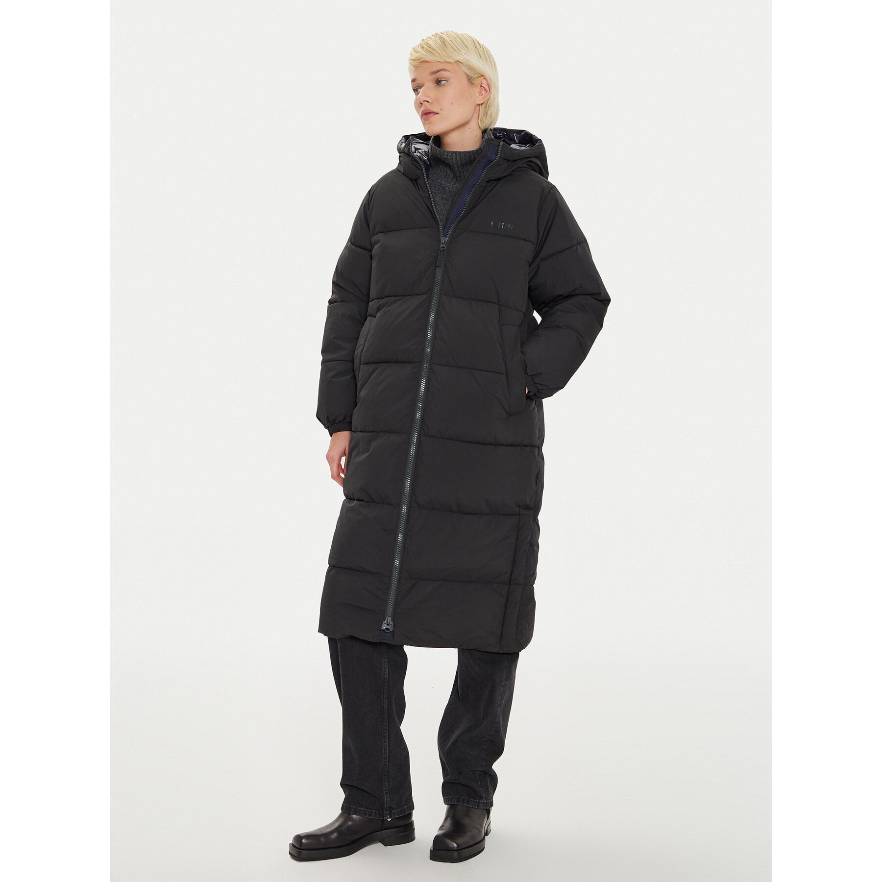 Mustang Kurtka zimowa Crystal City 1015438 Czarny Relaxed Fit