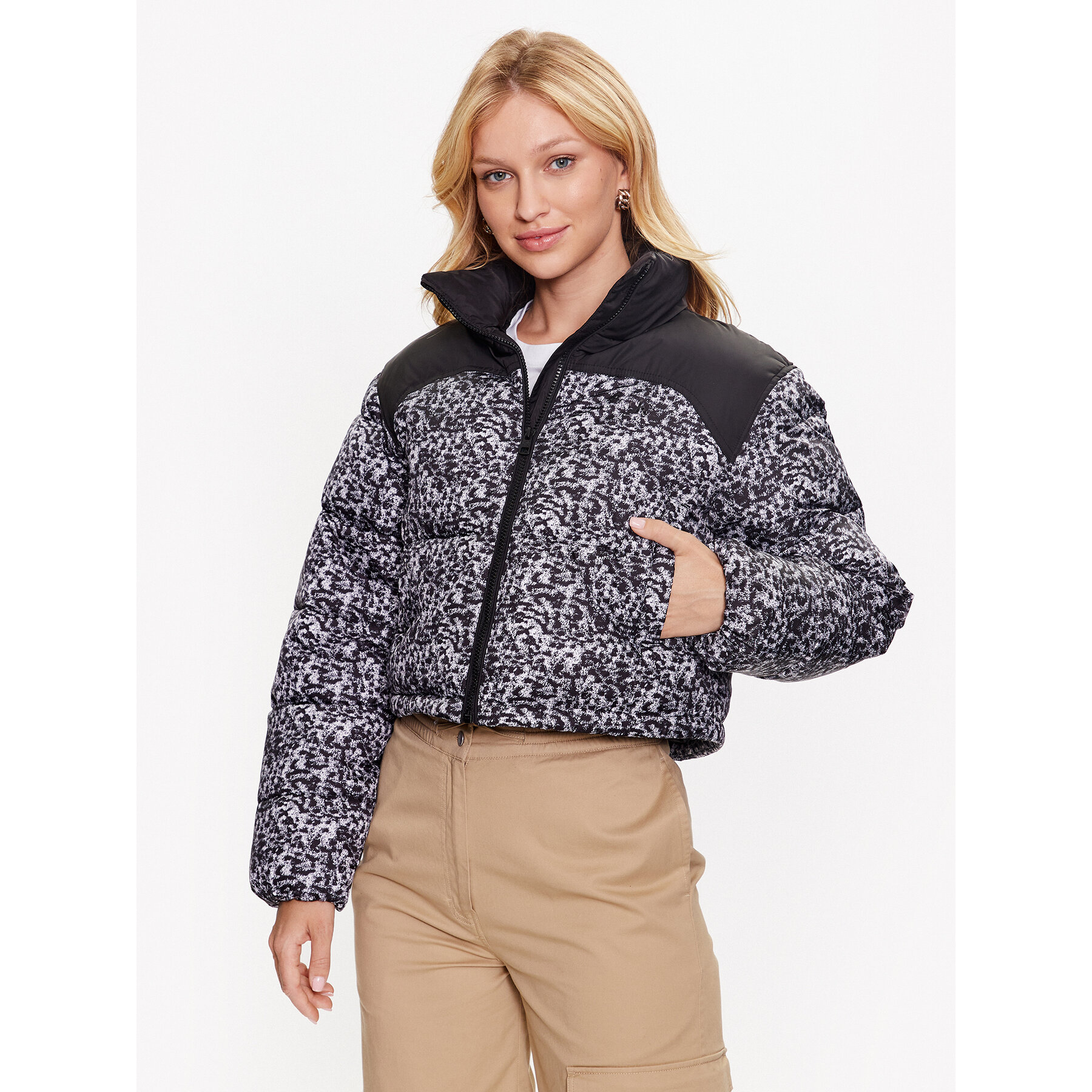 Calvin Klein Jeans Kurtka przejściowa J20J221591 Czarny Regular Fit