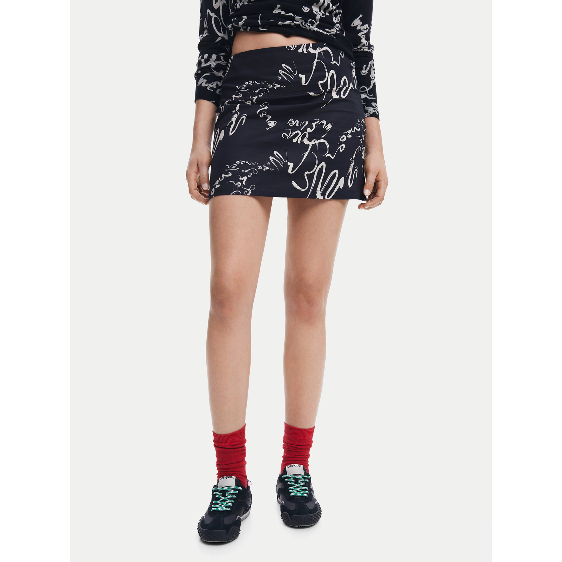Desigual Spódnica mini 25SWFW03 Czarny Regular Fit