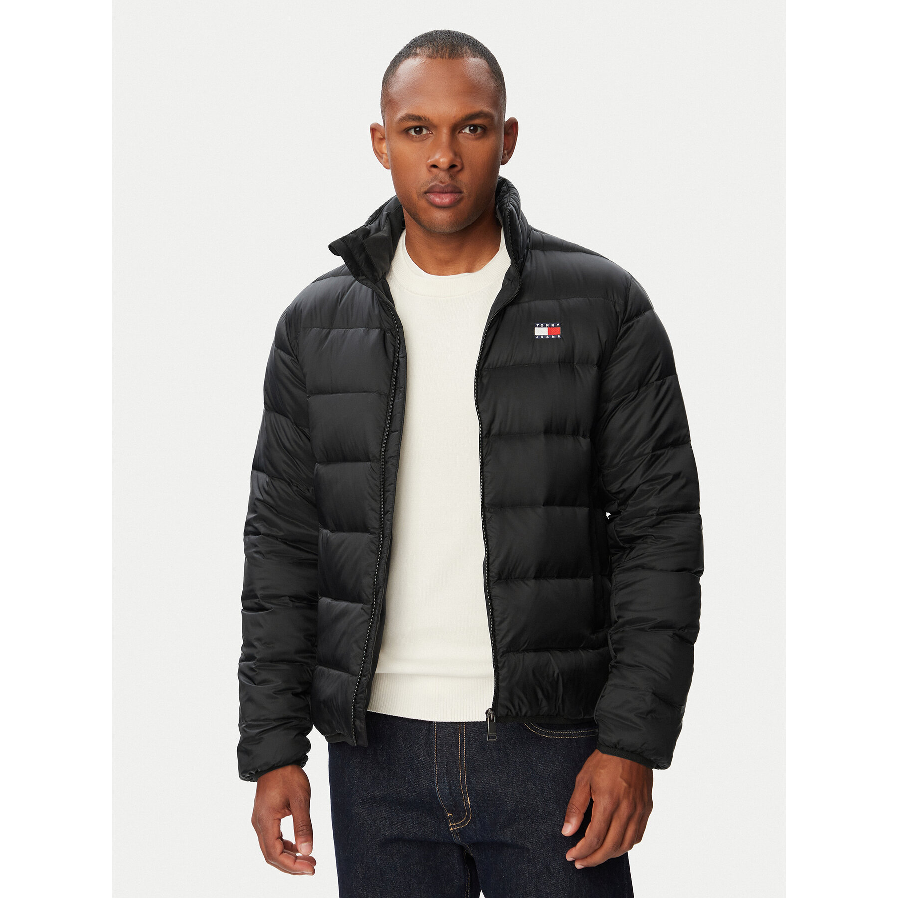 Tommy Jeans Kurtka puchowa DM0DM23231 Czarny Regular Fit