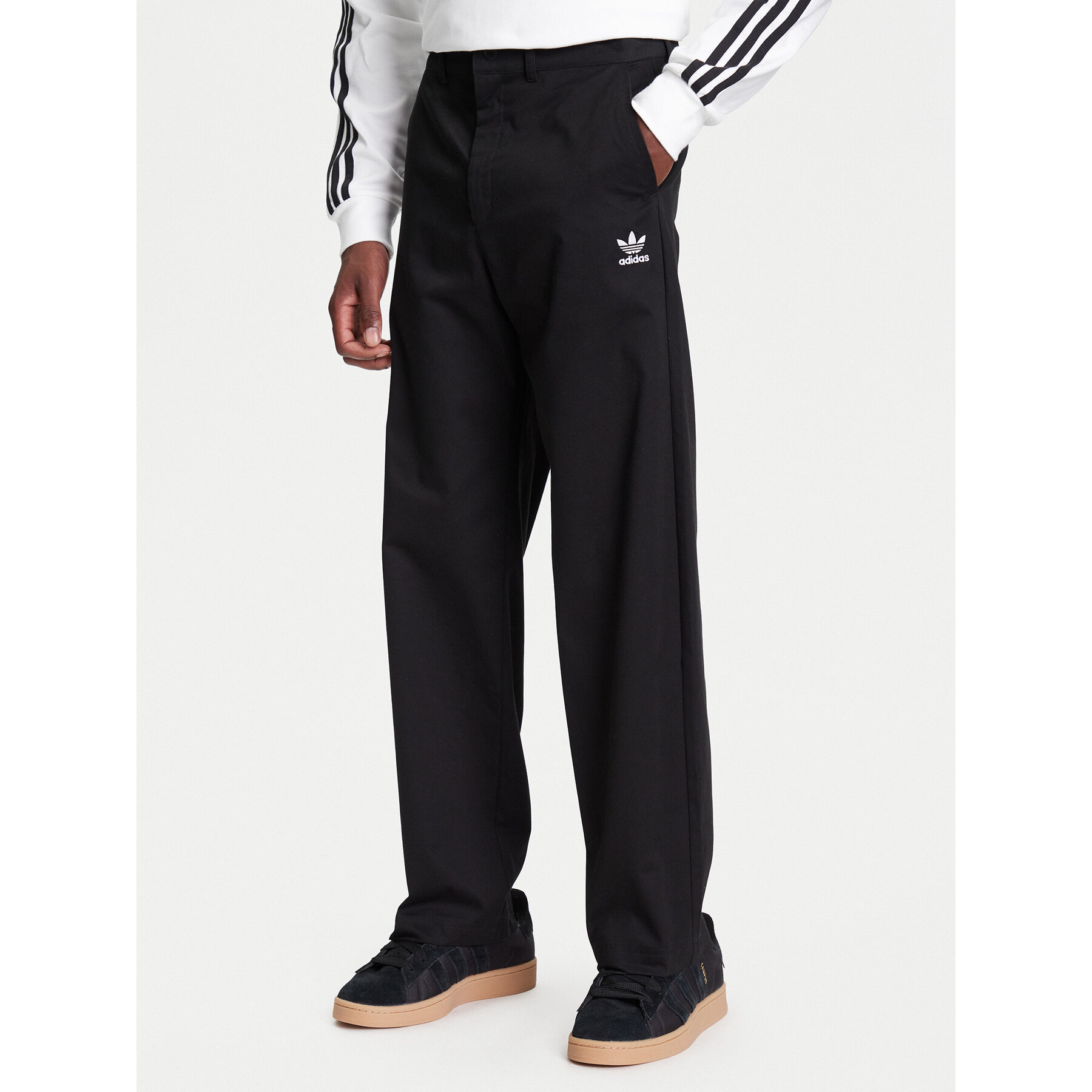 adidas Spodnie materiałowe Trefoil Essentials JD2442 Czarny Regular Fit