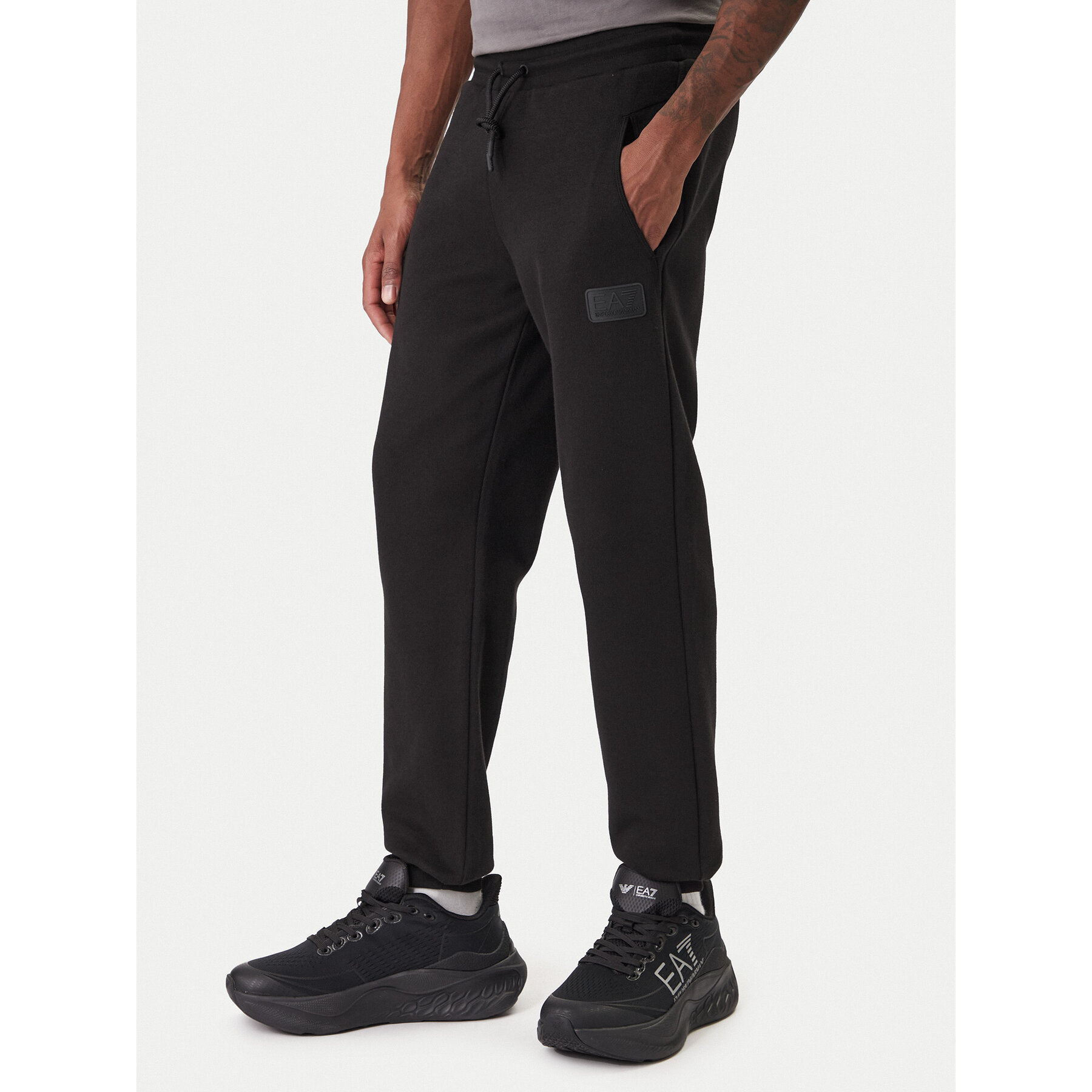 EA7 Emporio Armani Spodnie dresowe 7M001367 AF22262 UC001 Czarny Regular Fit