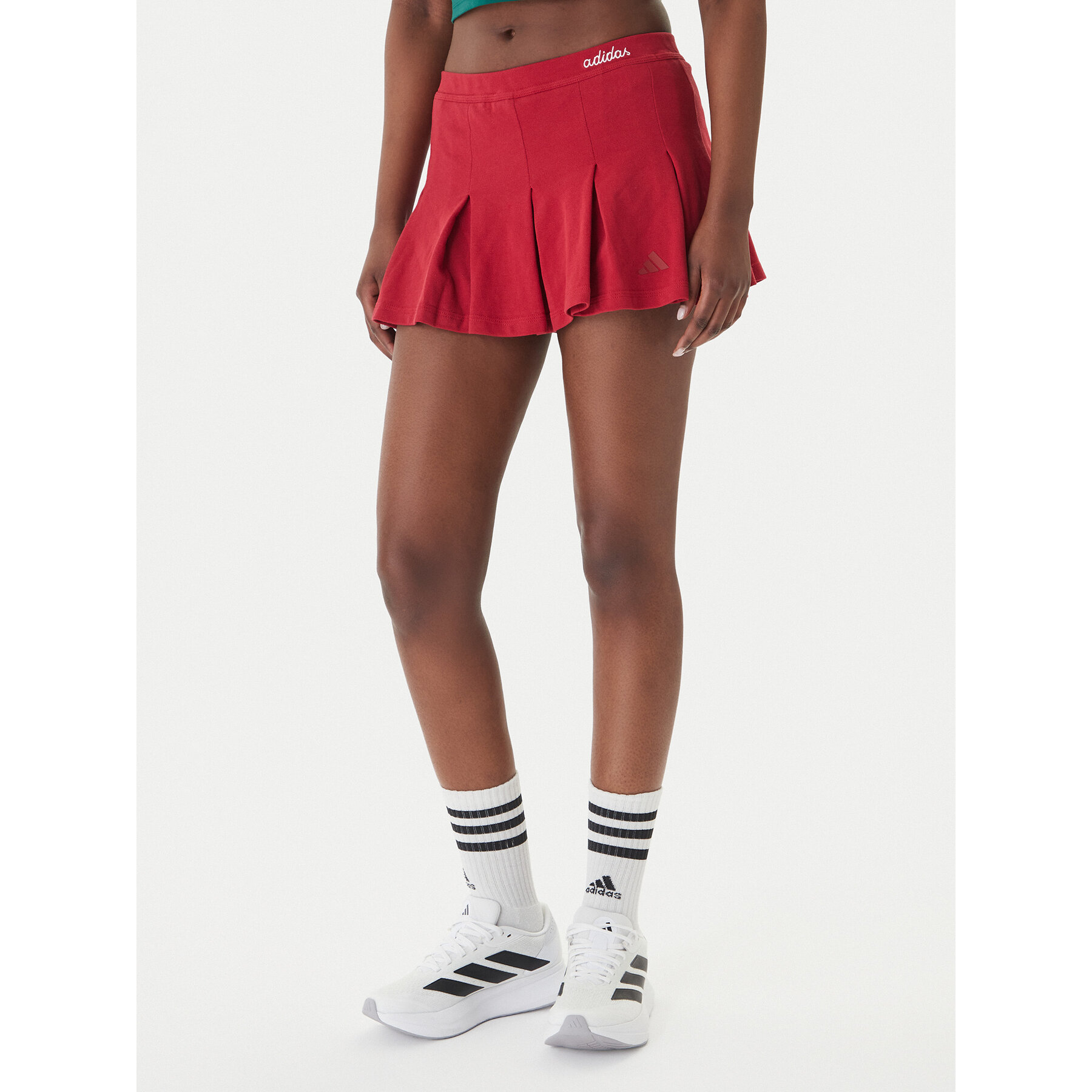 adidas Spódnica plisowana Seasonal Essentials Colorpop KD3372 Czerwony Loose Fit
