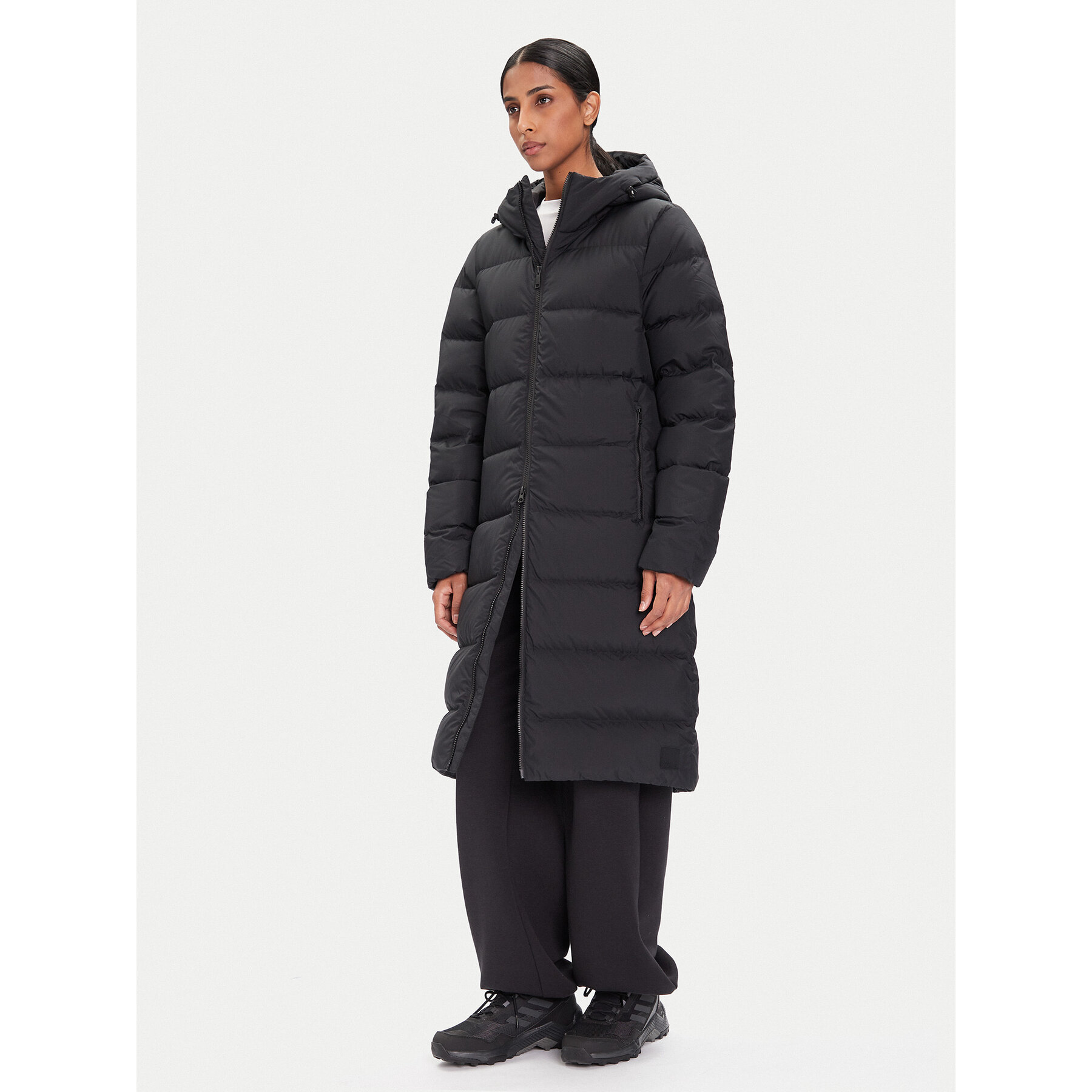 Jack Wolfskin Kurtka puchowa Frozen Palace 1204133 Czarny Regular Fit