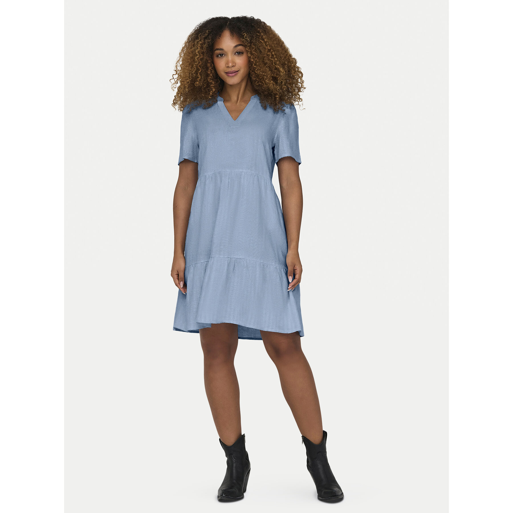 ONLY Sukienka letnia Tiri-Caro 15310970 Błękitny Regular Fit