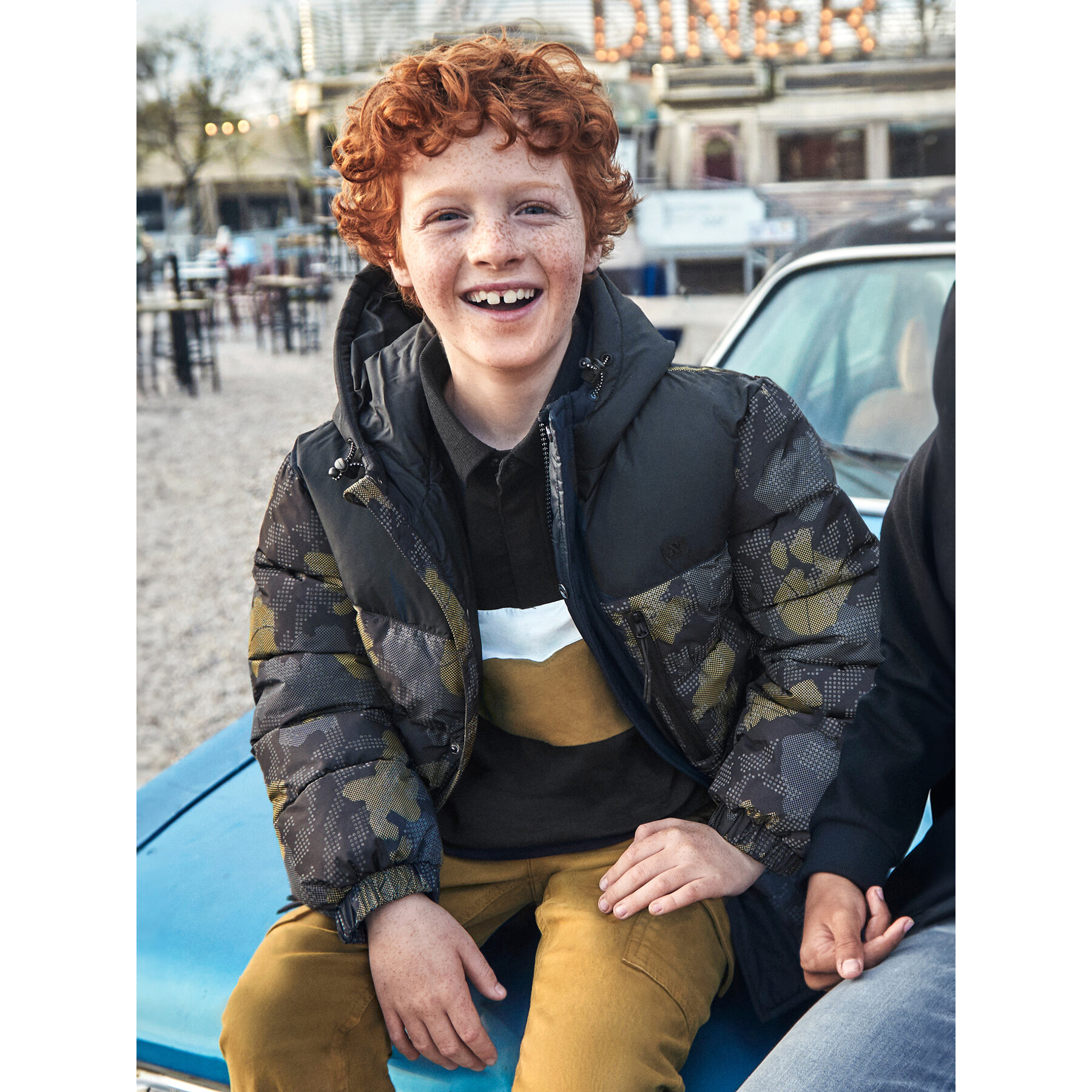 Mayoral Kurtka zimowa 7461 Czarny Regular Fit