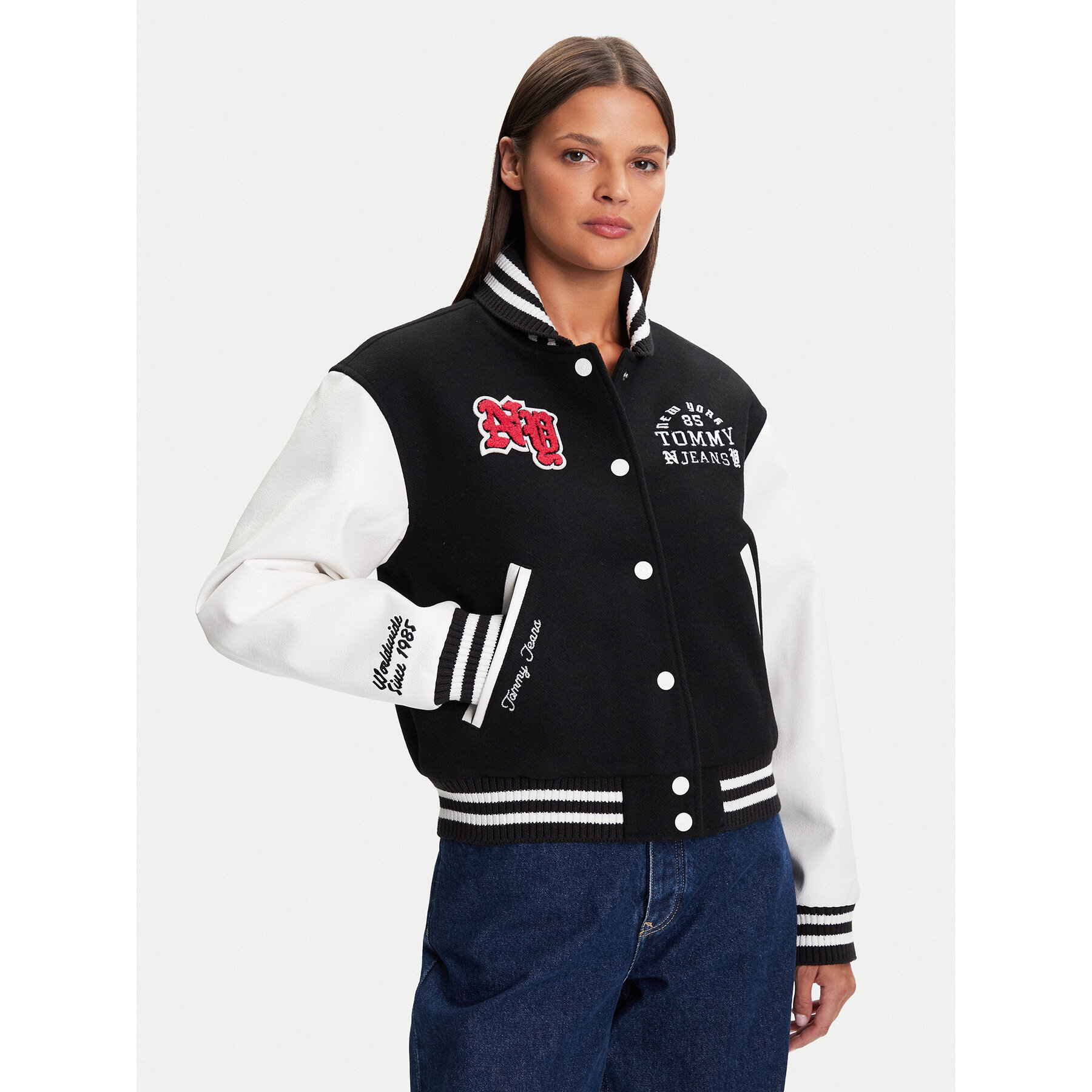 Tommy Jeans Kurtka bomber Varsity DW0DW21628 Czarny Regular Fit
