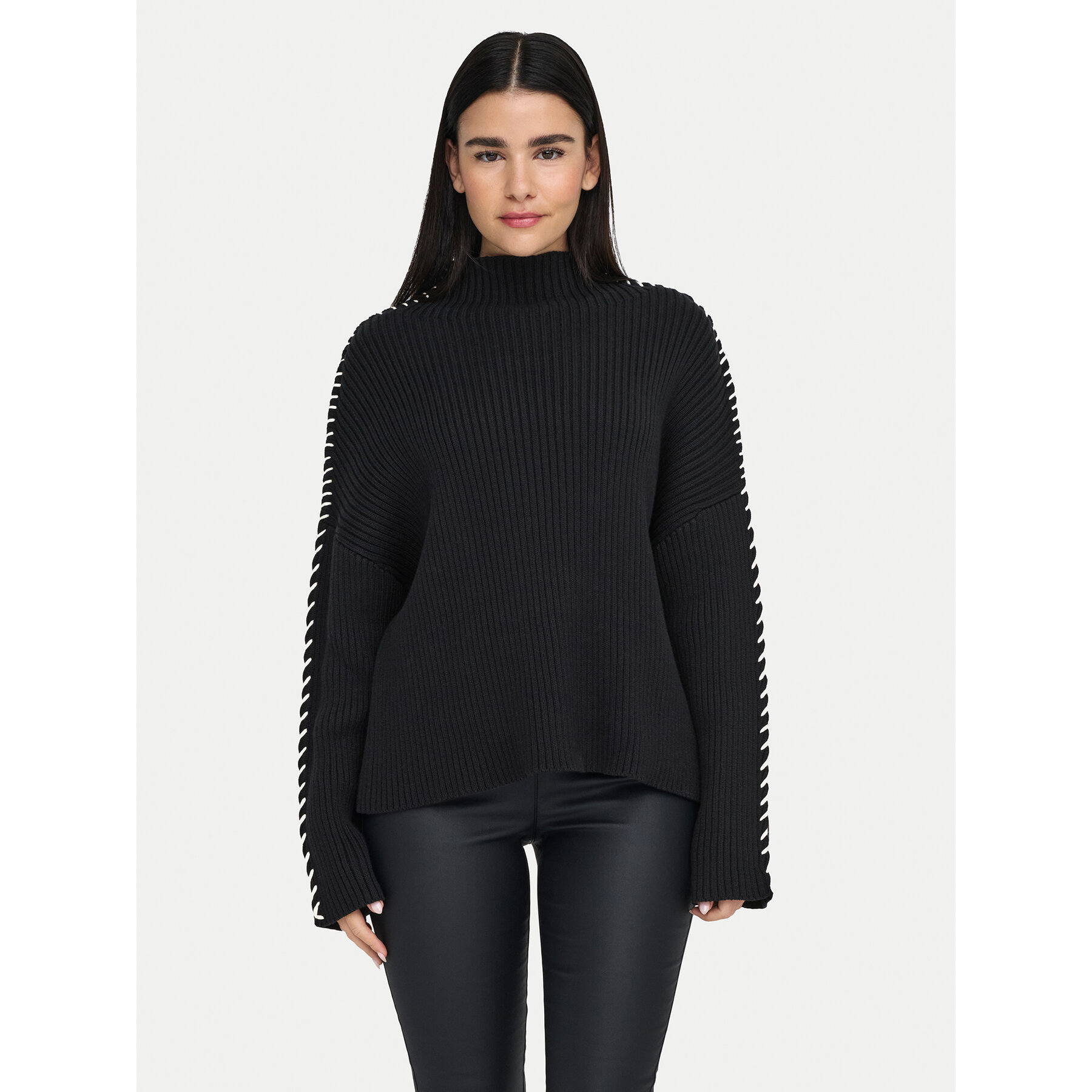 ONLY Golf Queenie 15330680 Czarny Loose Fit