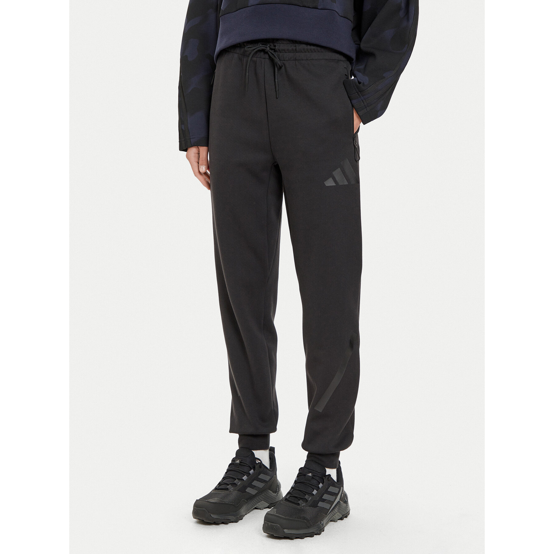adidas Spodnie dresowe Z.N.E. JE7842 Czarny Regular Fit