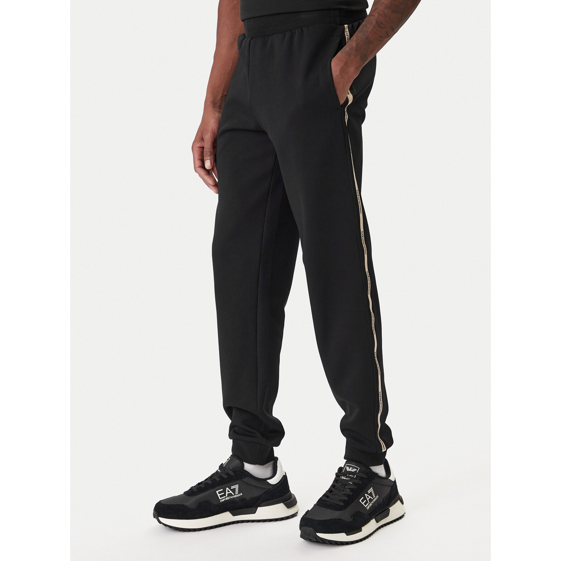 EA7 Emporio Armani Spodnie dresowe 7M001482 AF12660 UC001 Czarny Regular Fit