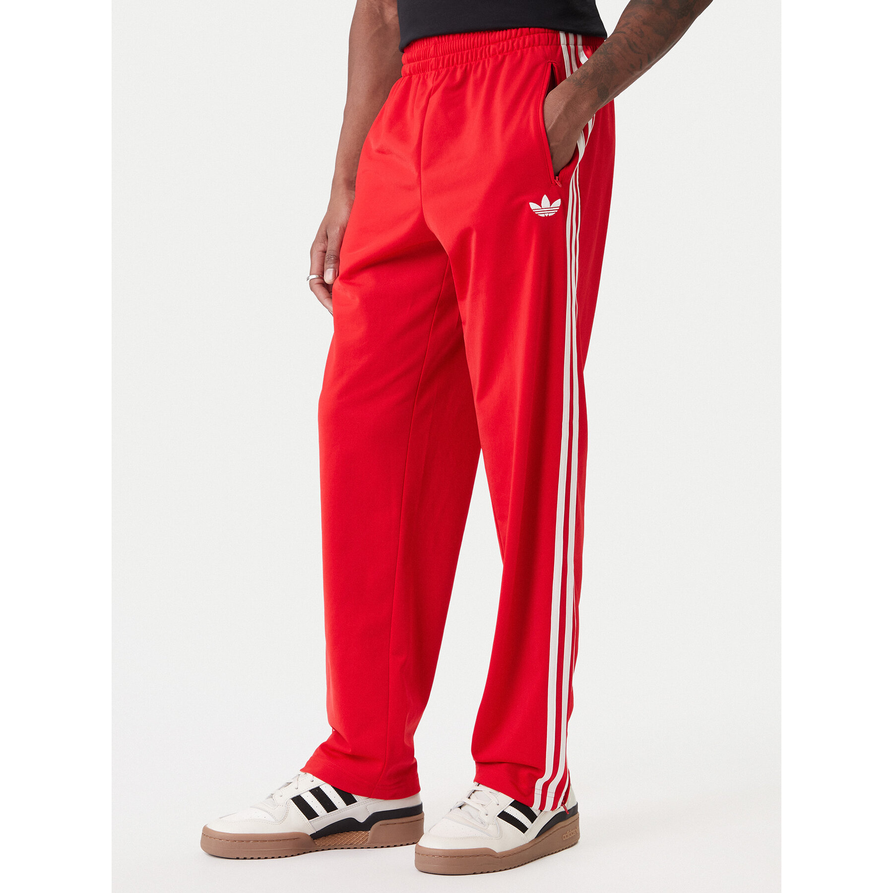 adidas Spodnie dresowe Firebird KD8319 Czerwony Loose Fit