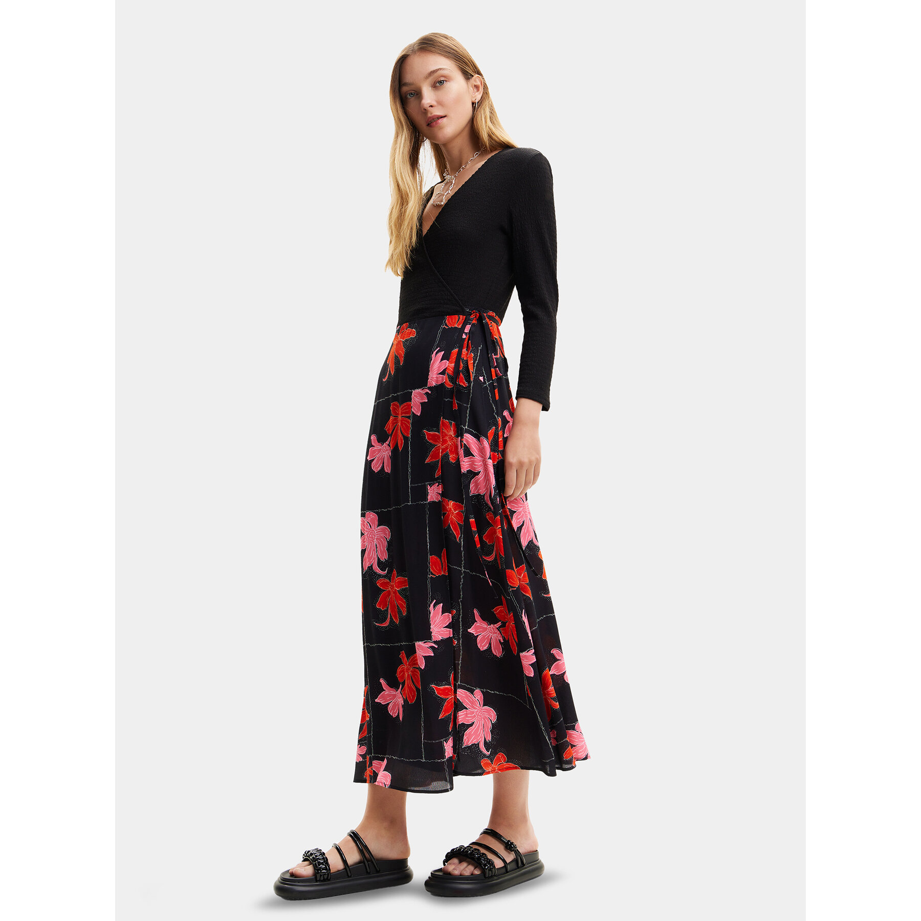 Desigual Sukienka letnia Memphis 24SWVW37 Czarny Regular Fit