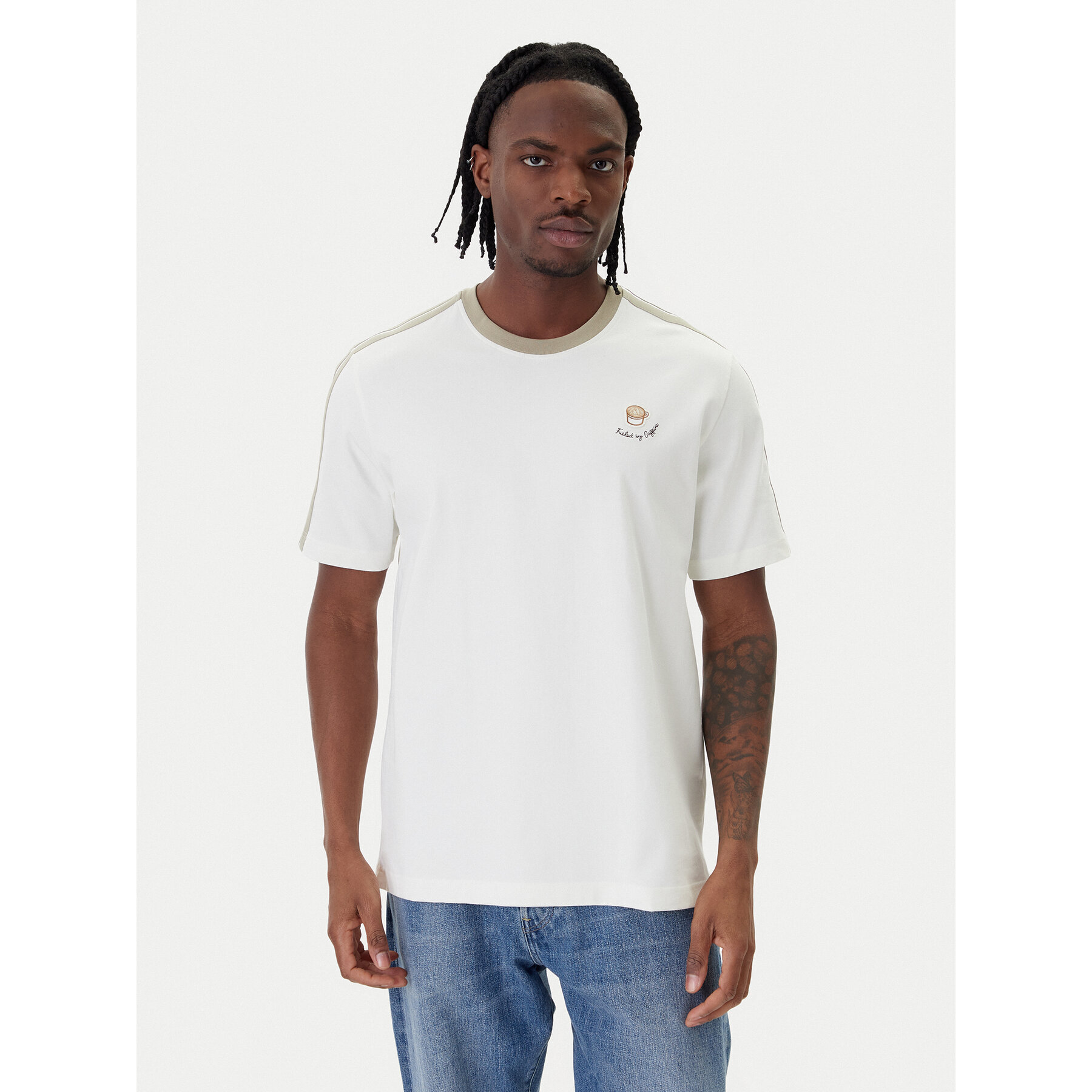 adidas T-Shirt Lux Coffee Cafe Cup Graphic JZ5072 Biały Loose Fit