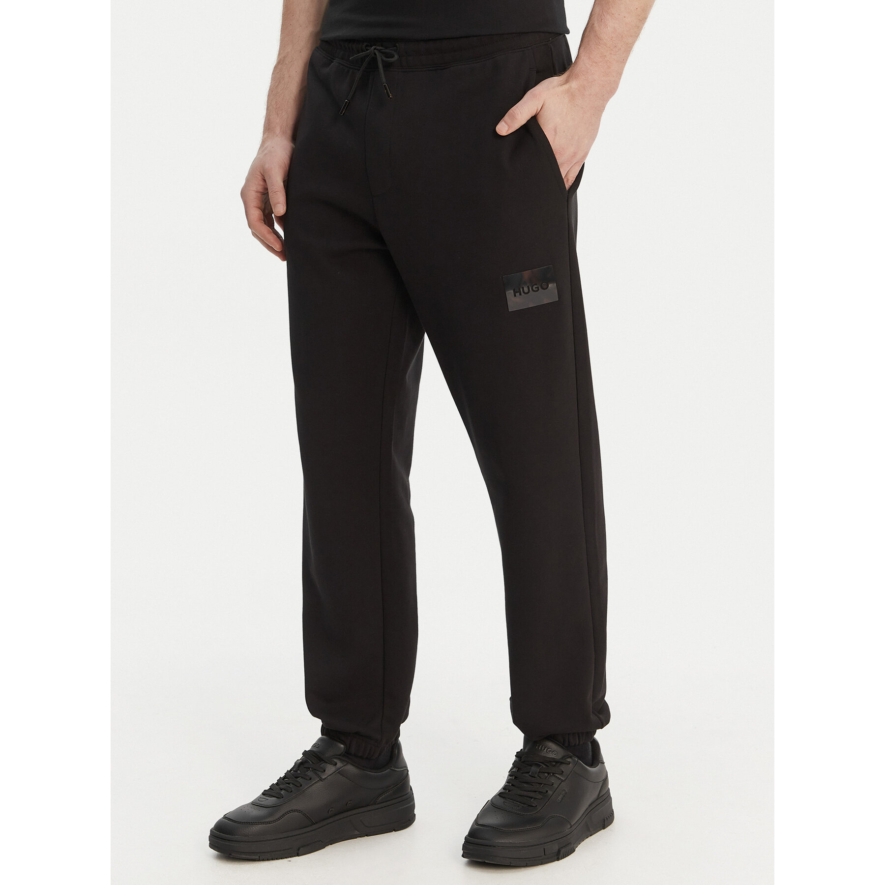 HUGO Spodnie dresowe Daylony 50557453 Czarny Regular Fit