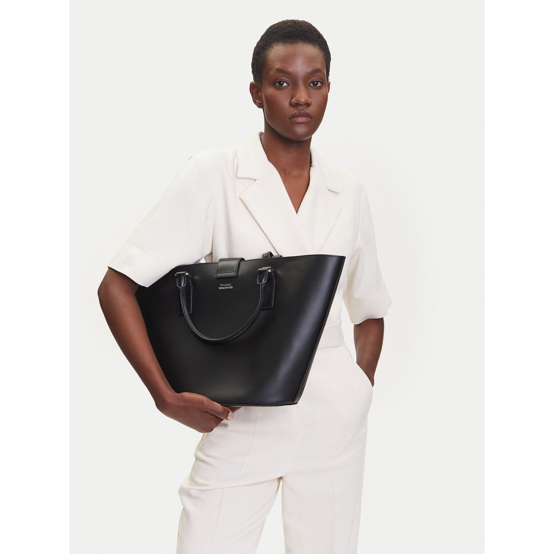 Tommy Hilfiger Torebka Heritage Leather Tote AW0AW17209 Czarny
