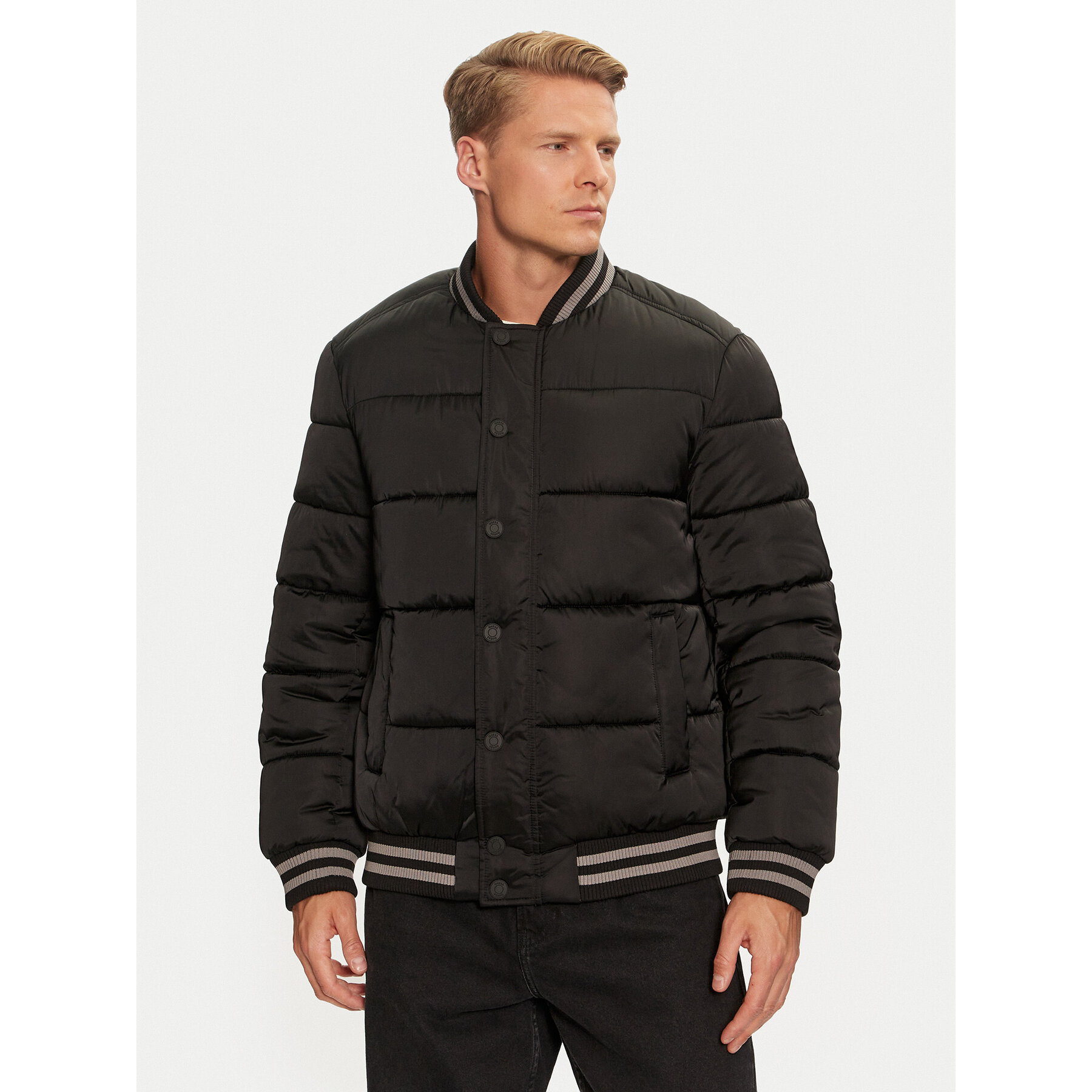Guess Kurtka bomber M4BL31 WGJ92 Czarny Regular Fit