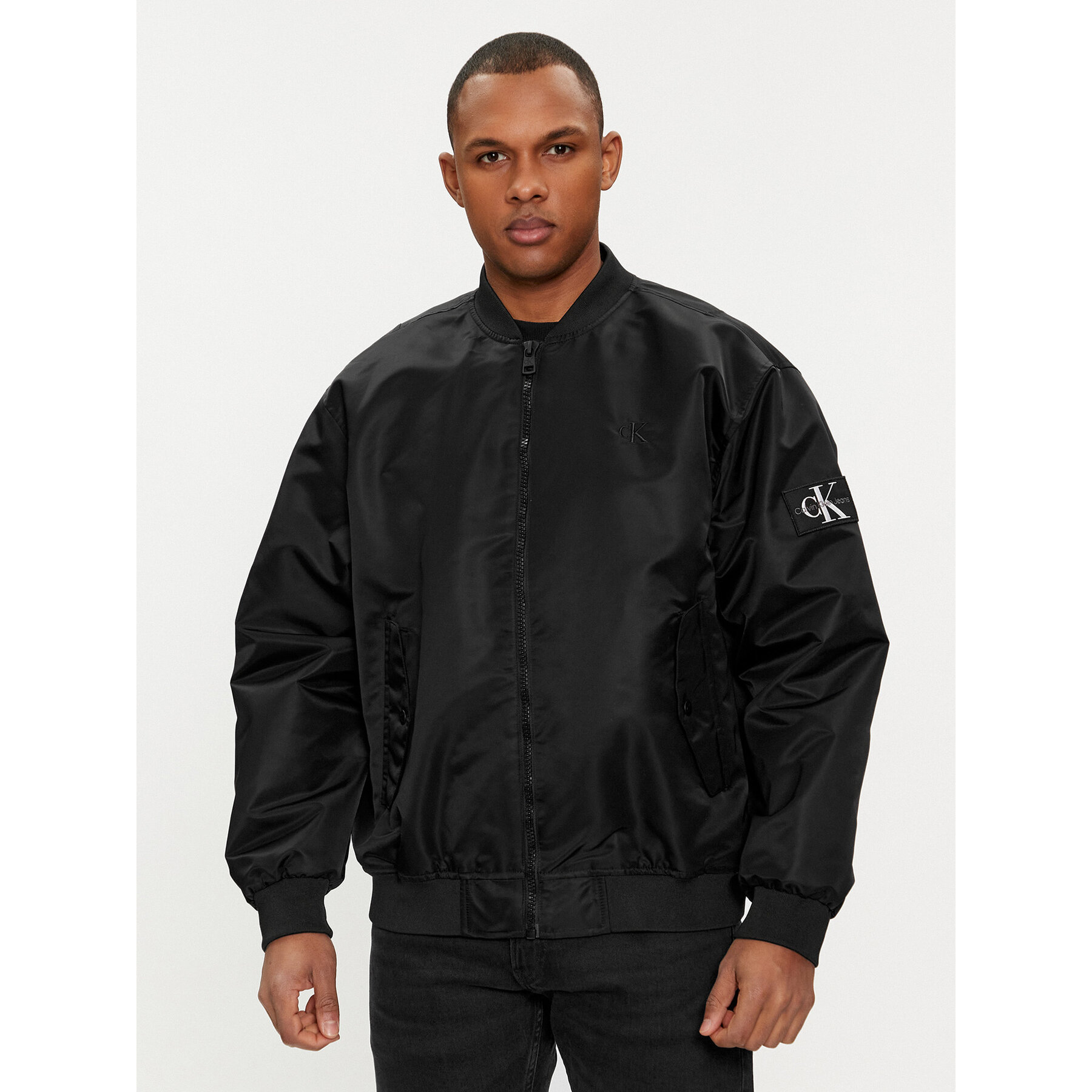 Calvin Klein Jeans Kurtka bomber J30J325110 Czarny Relaxed Fit