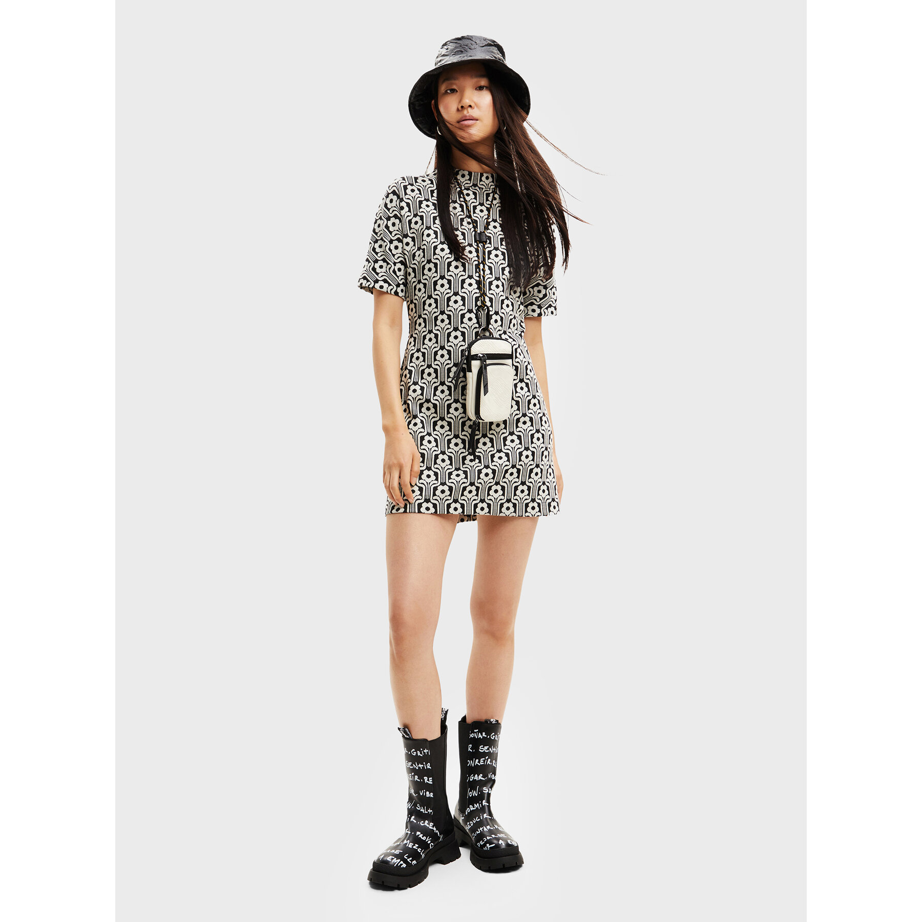 Desigual Sukienka dzianinowa Karen 22WWVK72 Kolorowy Regular Fit