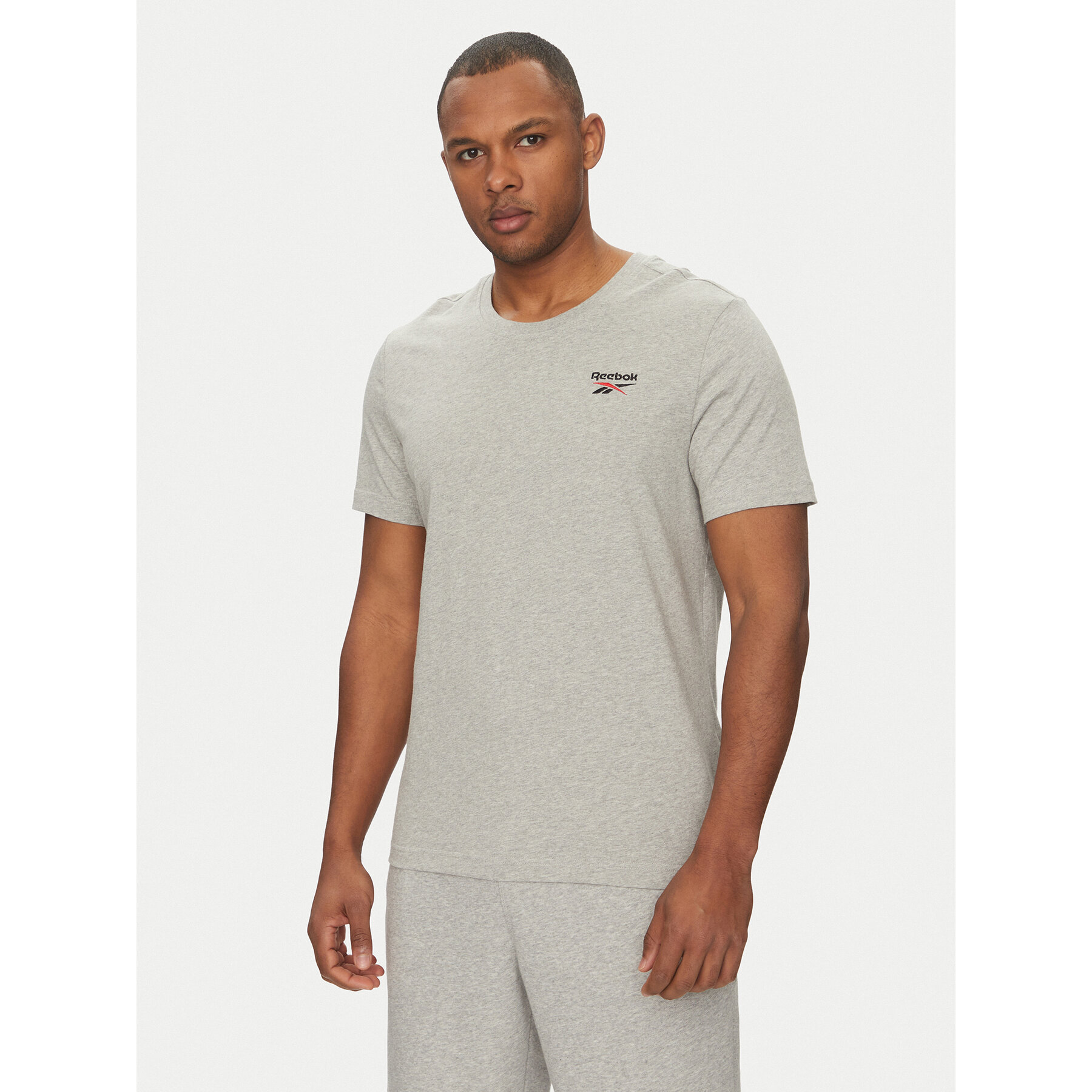 Reebok T-Shirt 100221743 Szary Regular Fit