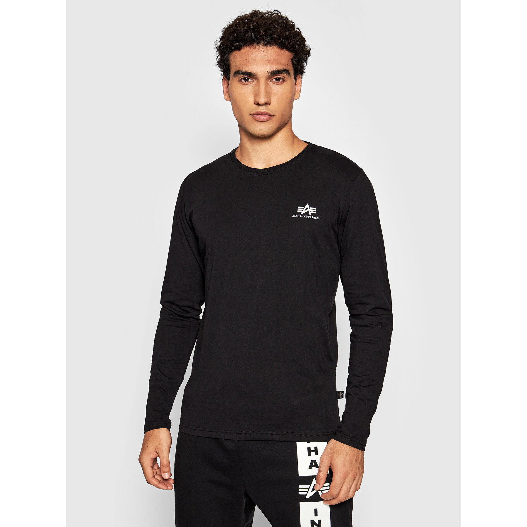 Alpha Industries Longsleeve Basic Small Logo 198517 Czarny Regular Fit