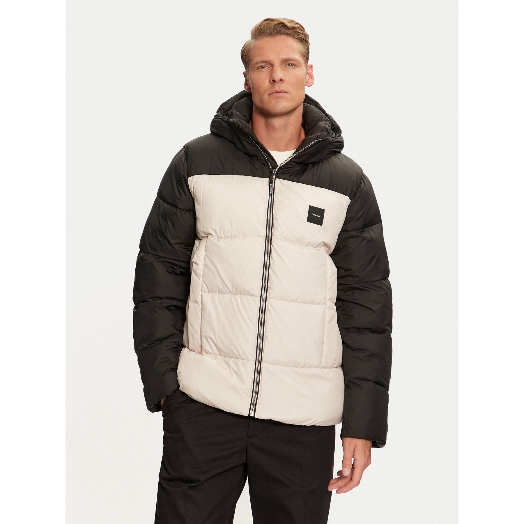 Calvin Klein Kurtka puchowa K10K114384 Beżowy Regular Fit