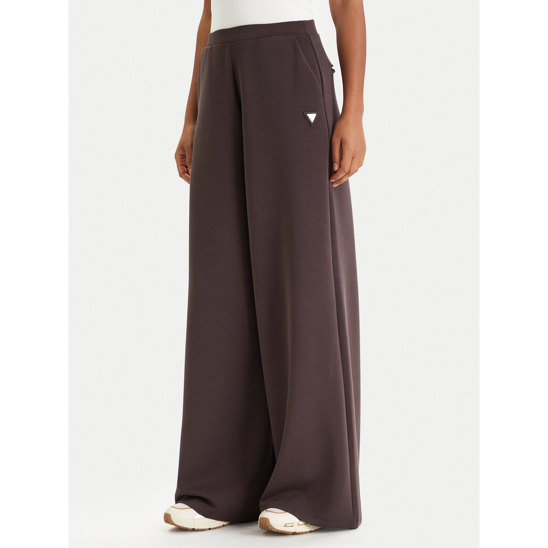 Guess Spodnie dresowe V4YB07 KCAY2 Brązowy Relaxed Fit