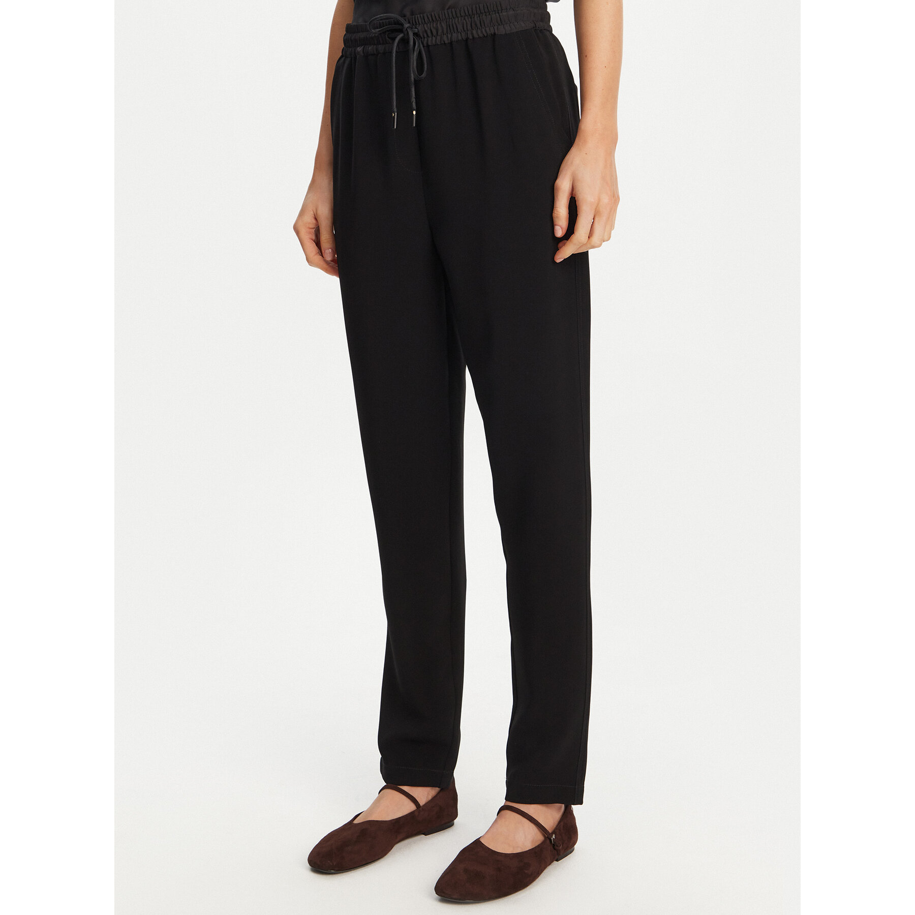 Marella Spodnie dresowe Abitata 2513131045 Czarny Regular Fit