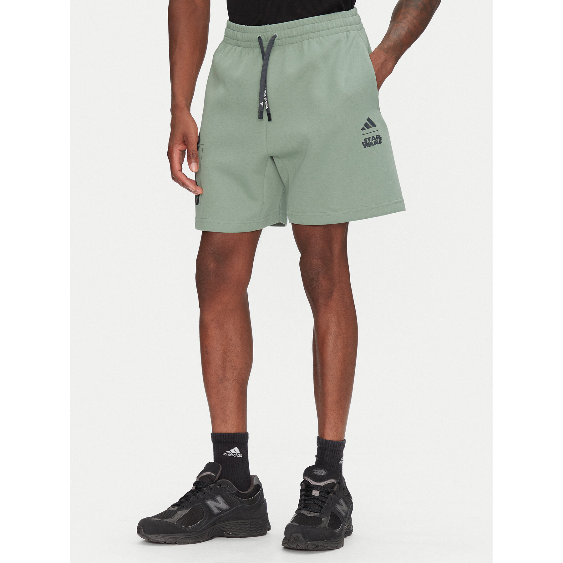 adidas Szorty sportowe Star Wars The Mandalorian™ JI5722 Zielony Regular Fit