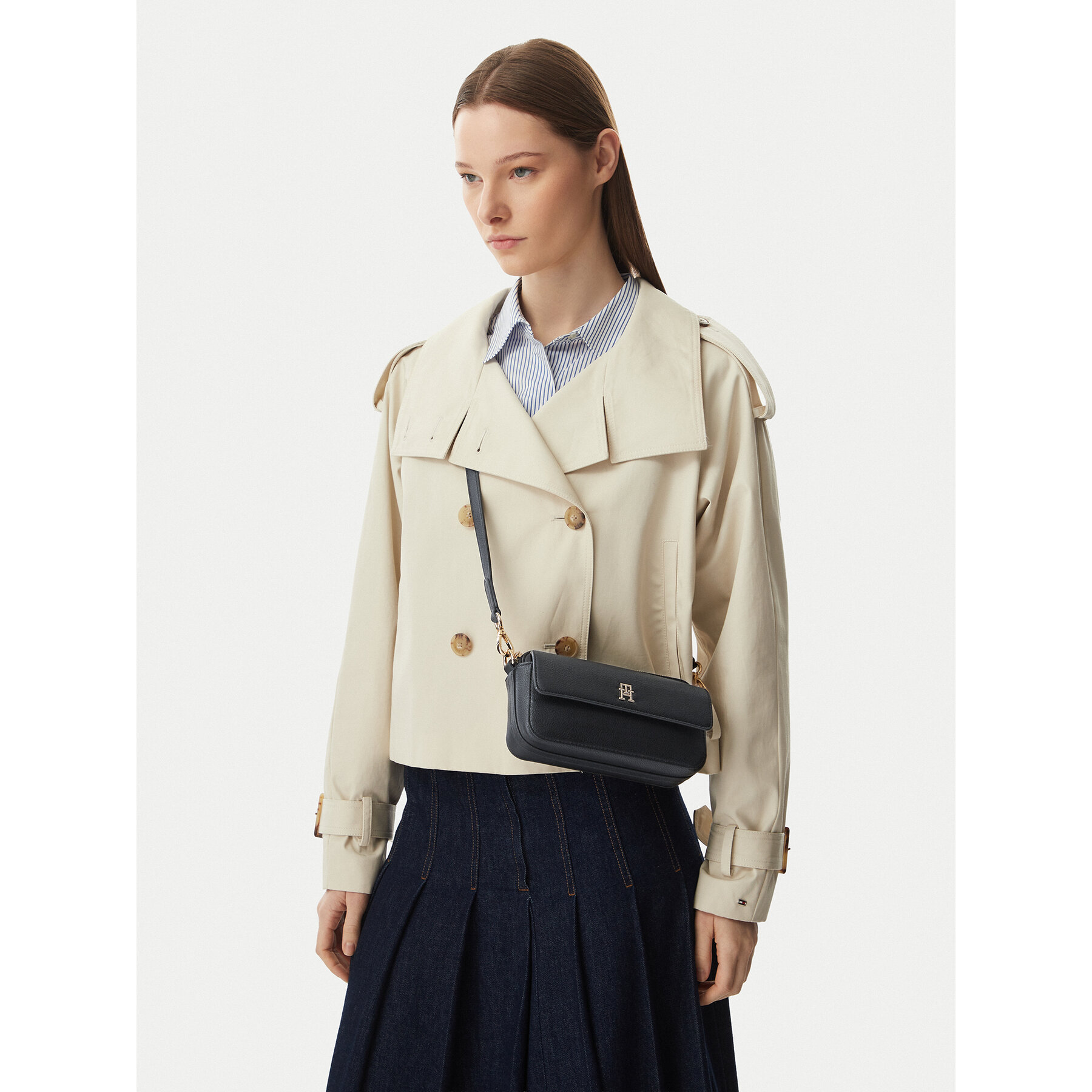 Tommy Hilfiger Torebka Th Icon Camera Bag AW0AW18721 Czarny