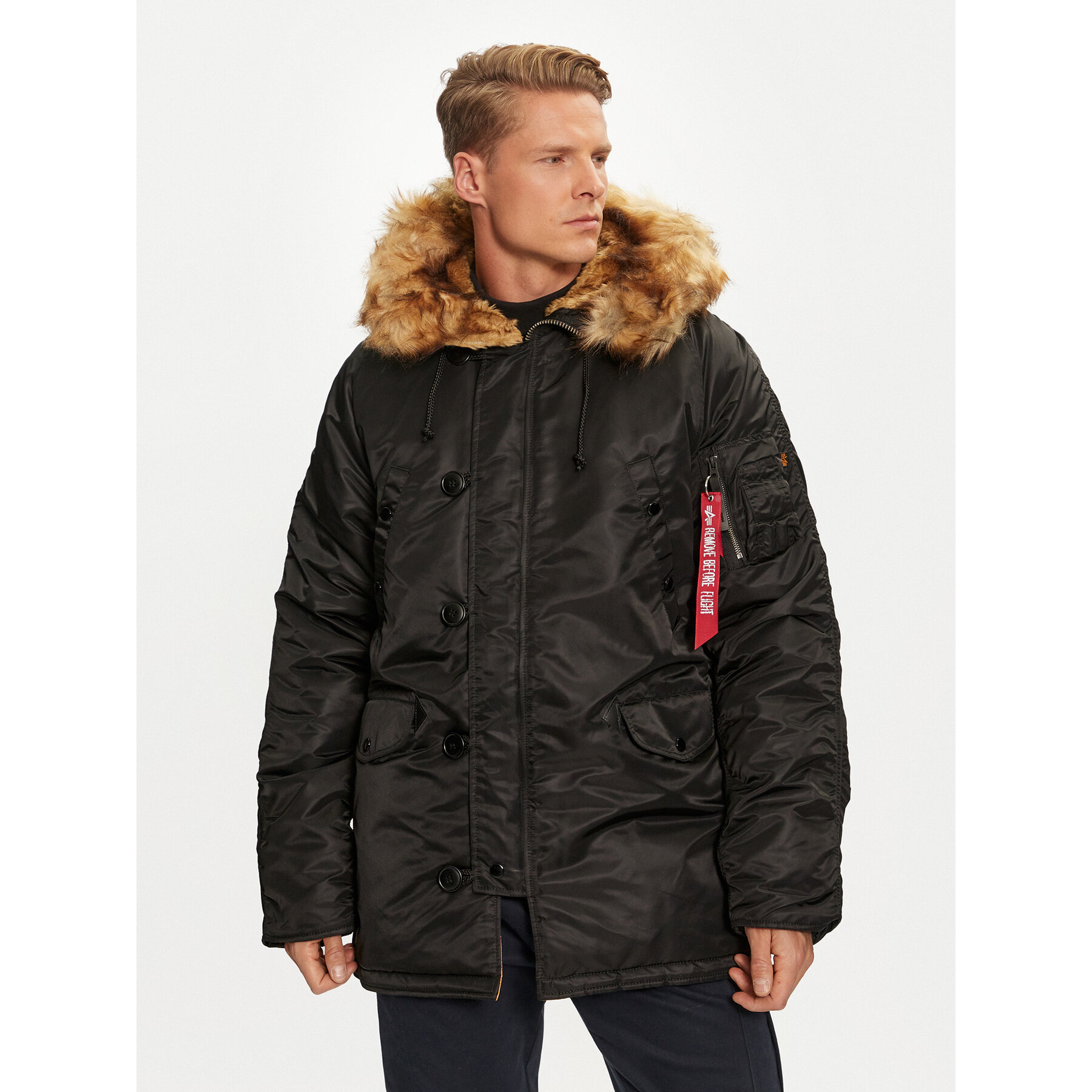 Alpha Industries Kurtka zimowa 103141 Czarny Regular Fit