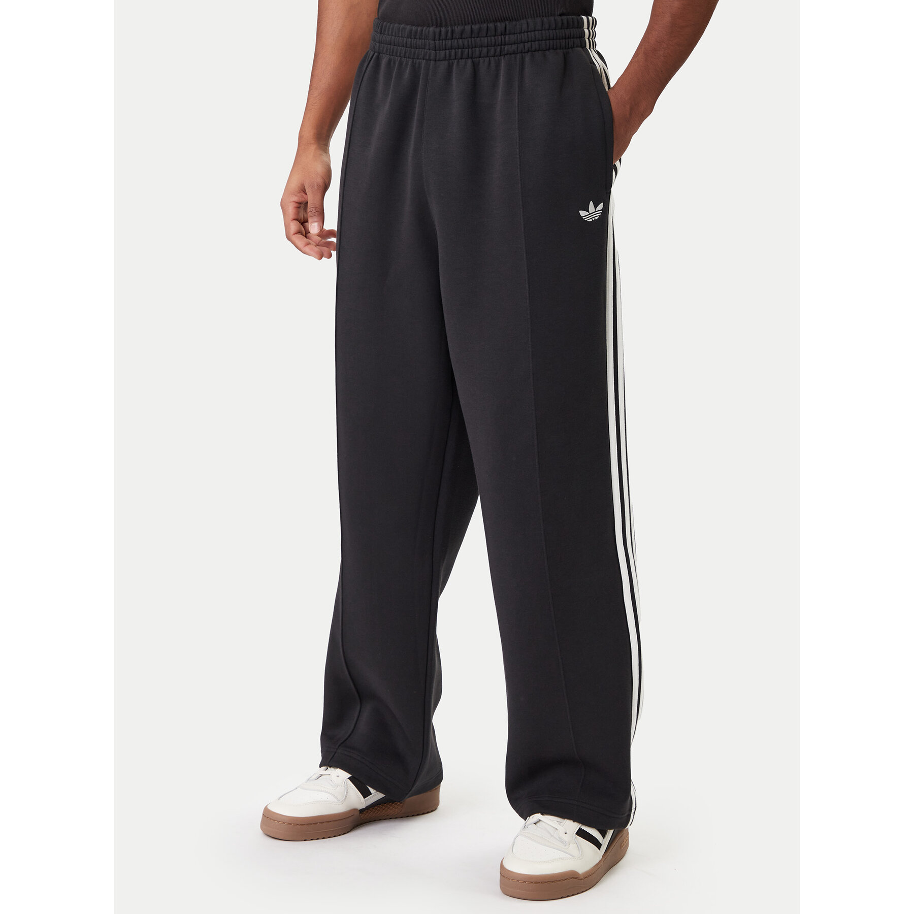 adidas Spodnie dresowe adicolor Spacer Track JX1506 Czarny Baggy Fit