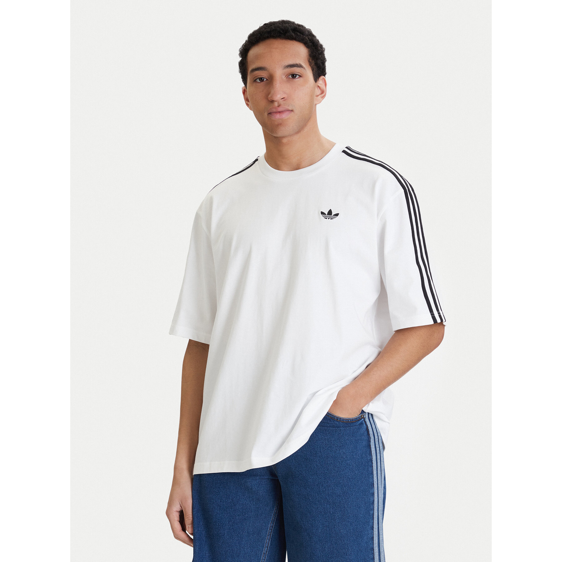 adidas T-Shirt adicolor 3-Stripes KD4096 Biały Oversize