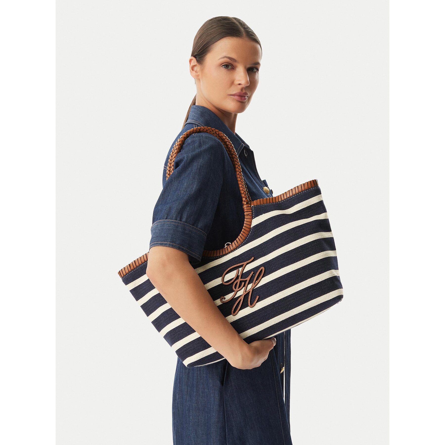 Tommy Hilfiger Torebka AW0AW18400 Granatowy