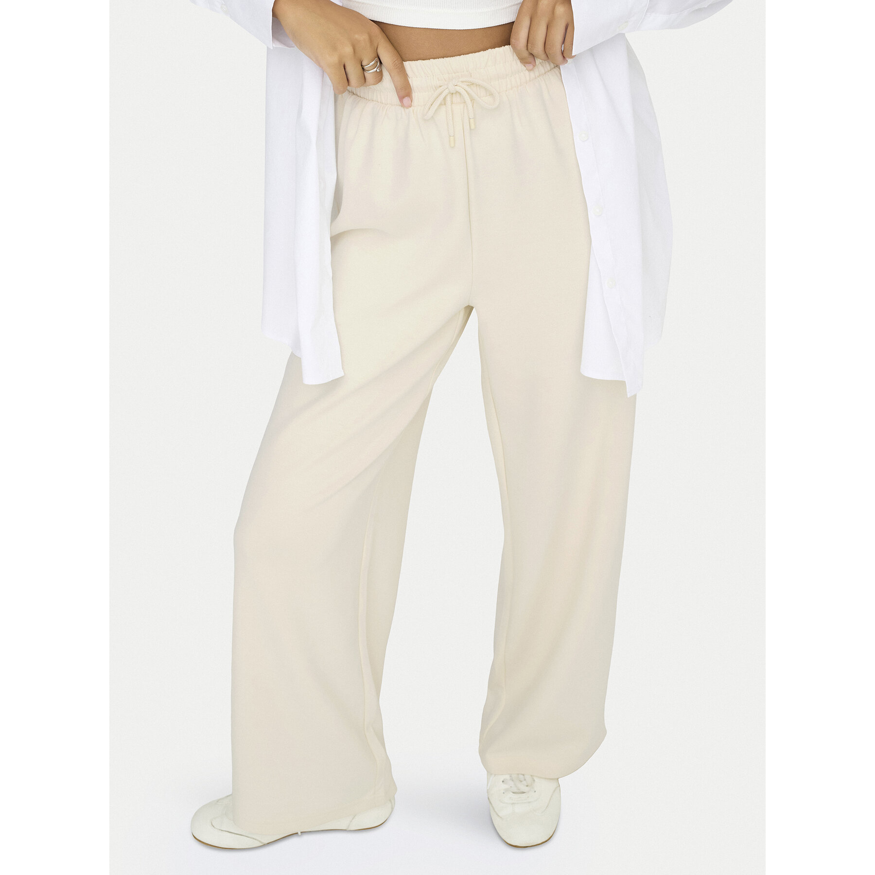 ONLY Spodnie dresowe Scarlett 15346400 Écru Regular Fit