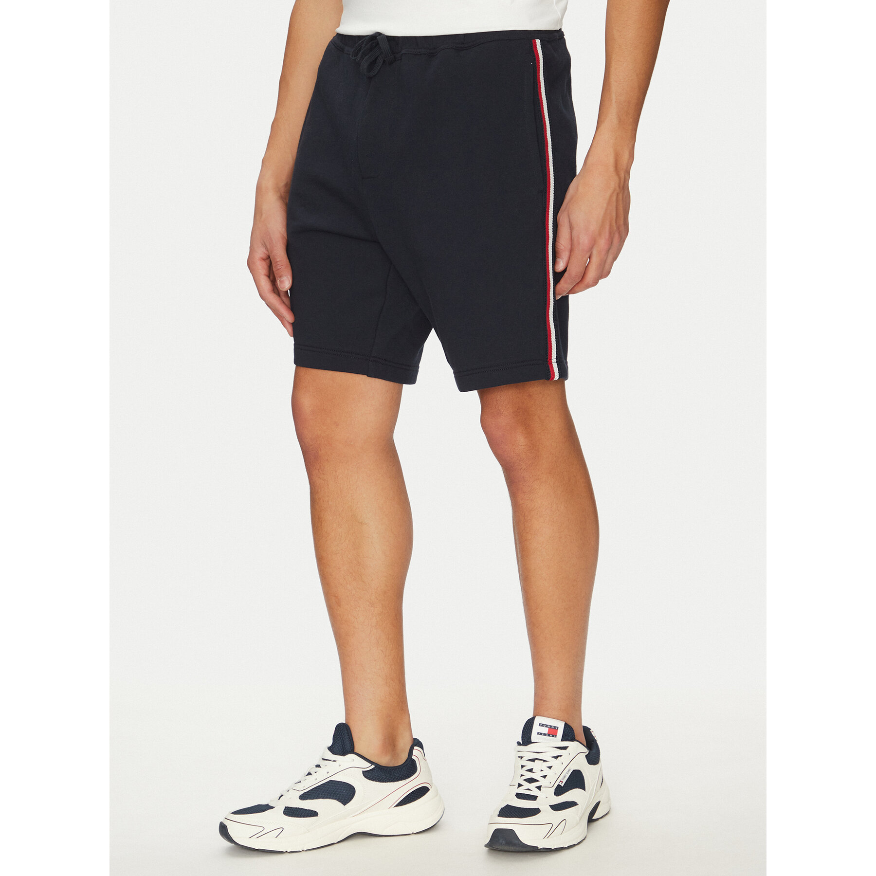 Tommy Hilfiger Szorty materiałowe Global Stripe MW0MW39255 Granatowy Regular Fit