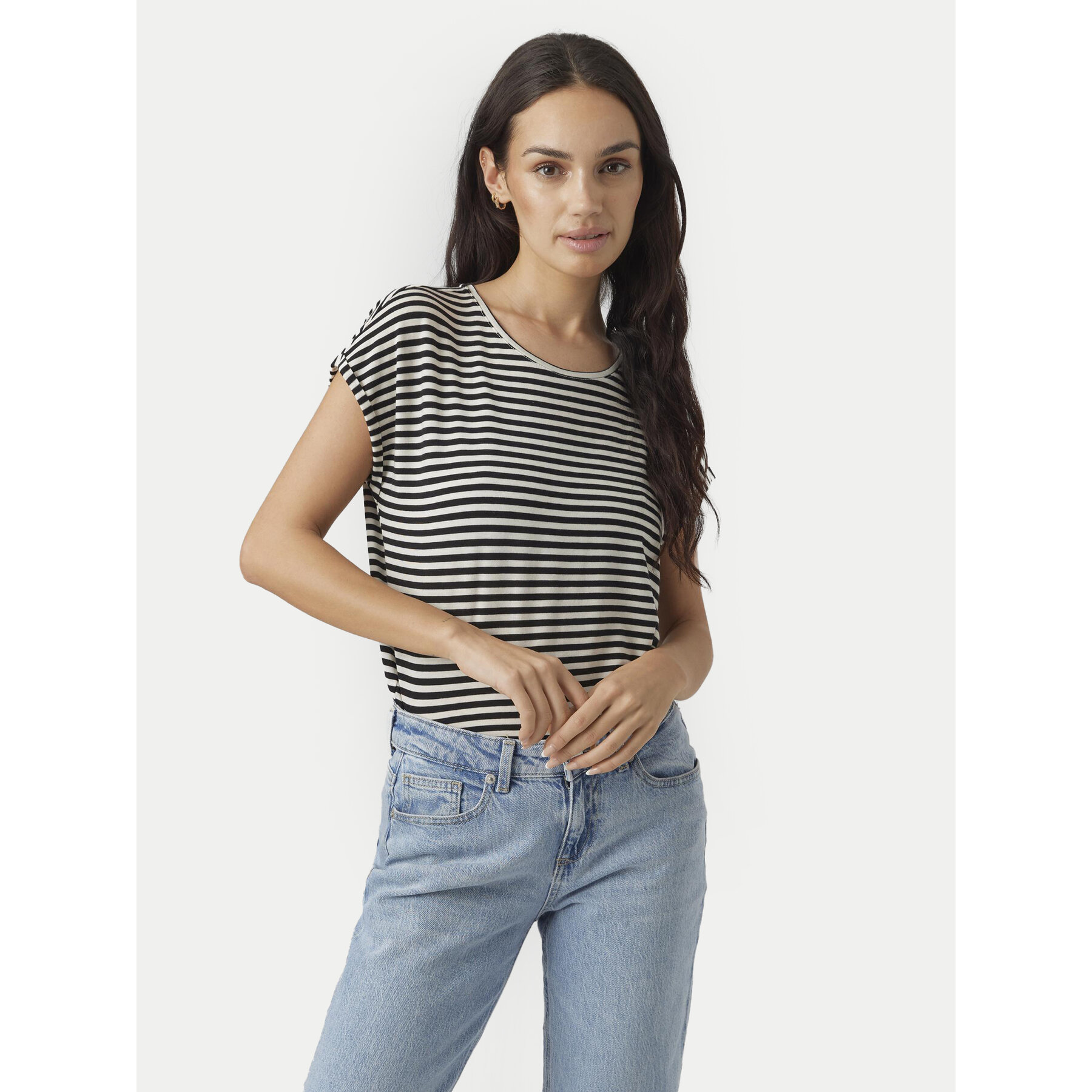 Vero Moda T-Shirt Ava 10284469 Czarny Regular Fit