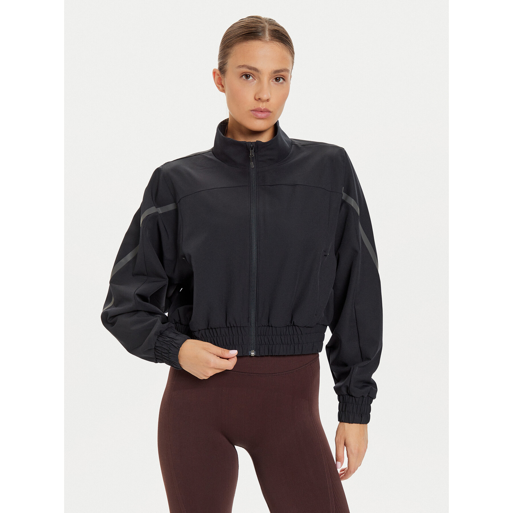 Under Armour Wiatrówka UA Unstoppable Crop 1386479 Czarny Regular Fit