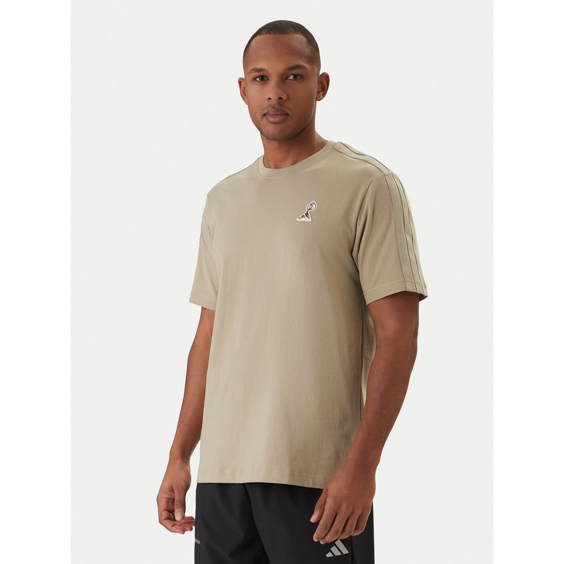 adidas T-Shirt Lux Coffee Cafe Pour Graphic KB4846 Zielony Loose Fit