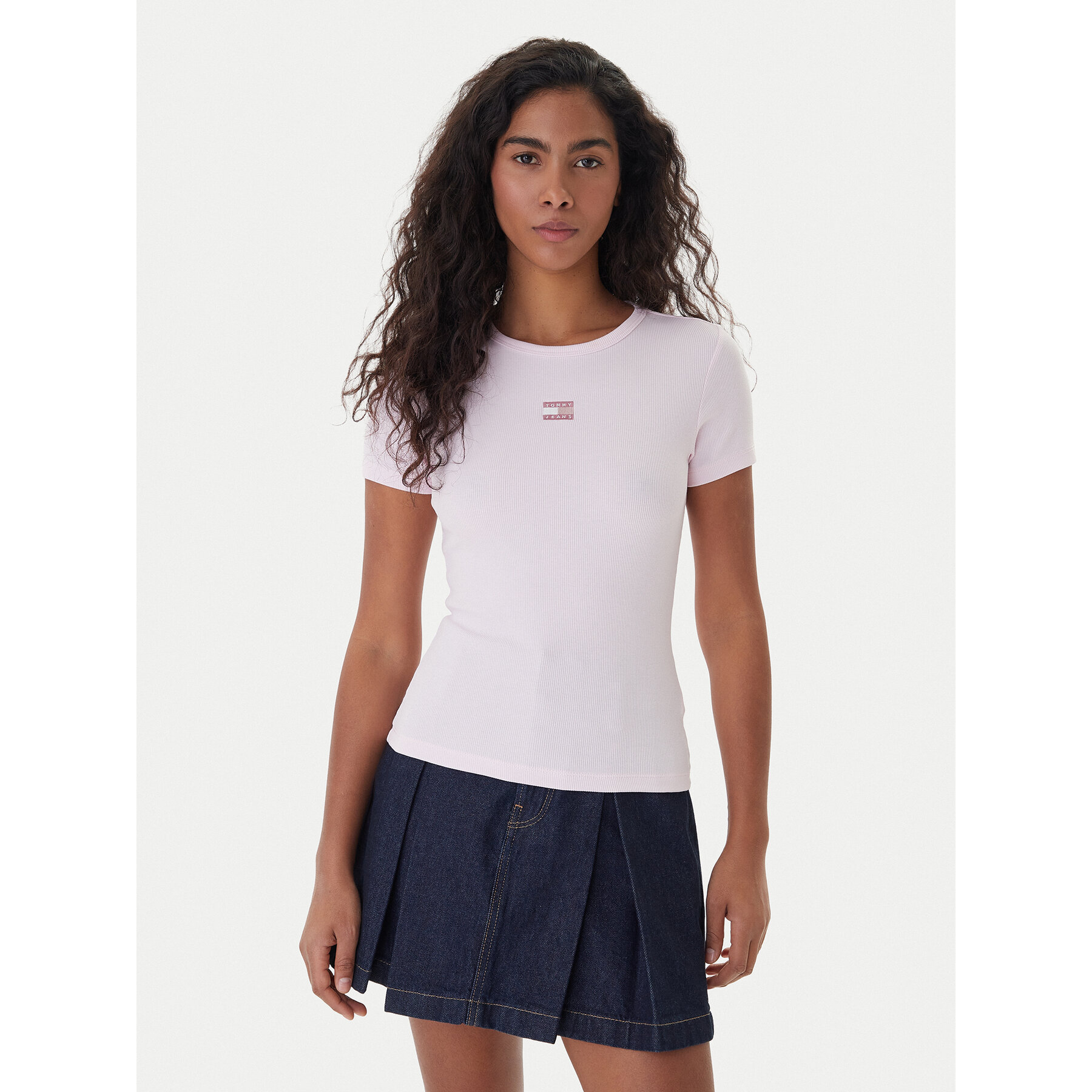 Tommy Jeans T-Shirt Badge DW0DW17881 Różowy Slim Fit