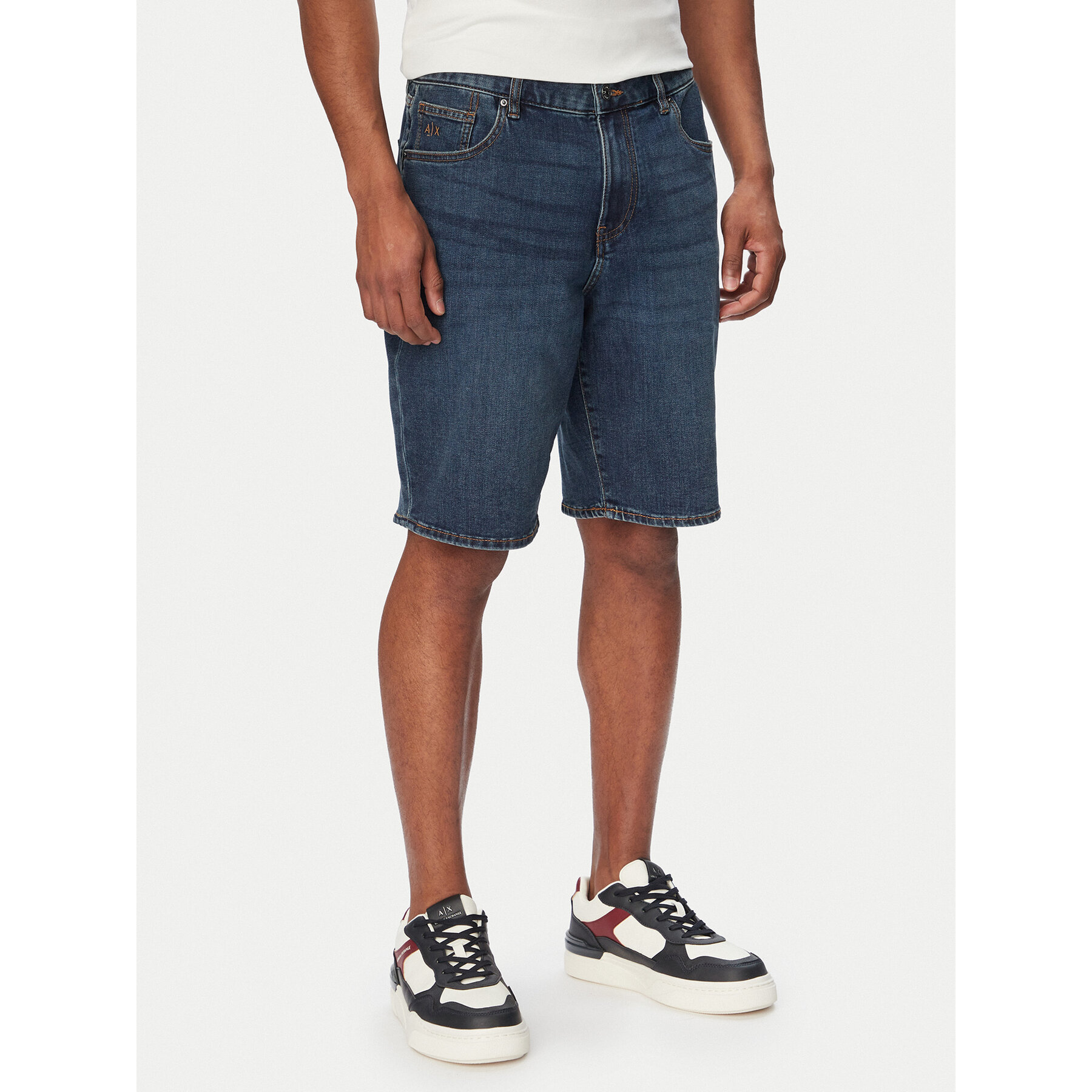 Armani Exchange Szorty jeansowe XM000073 AF24463 MB001 Granatowy Comfort Fit
