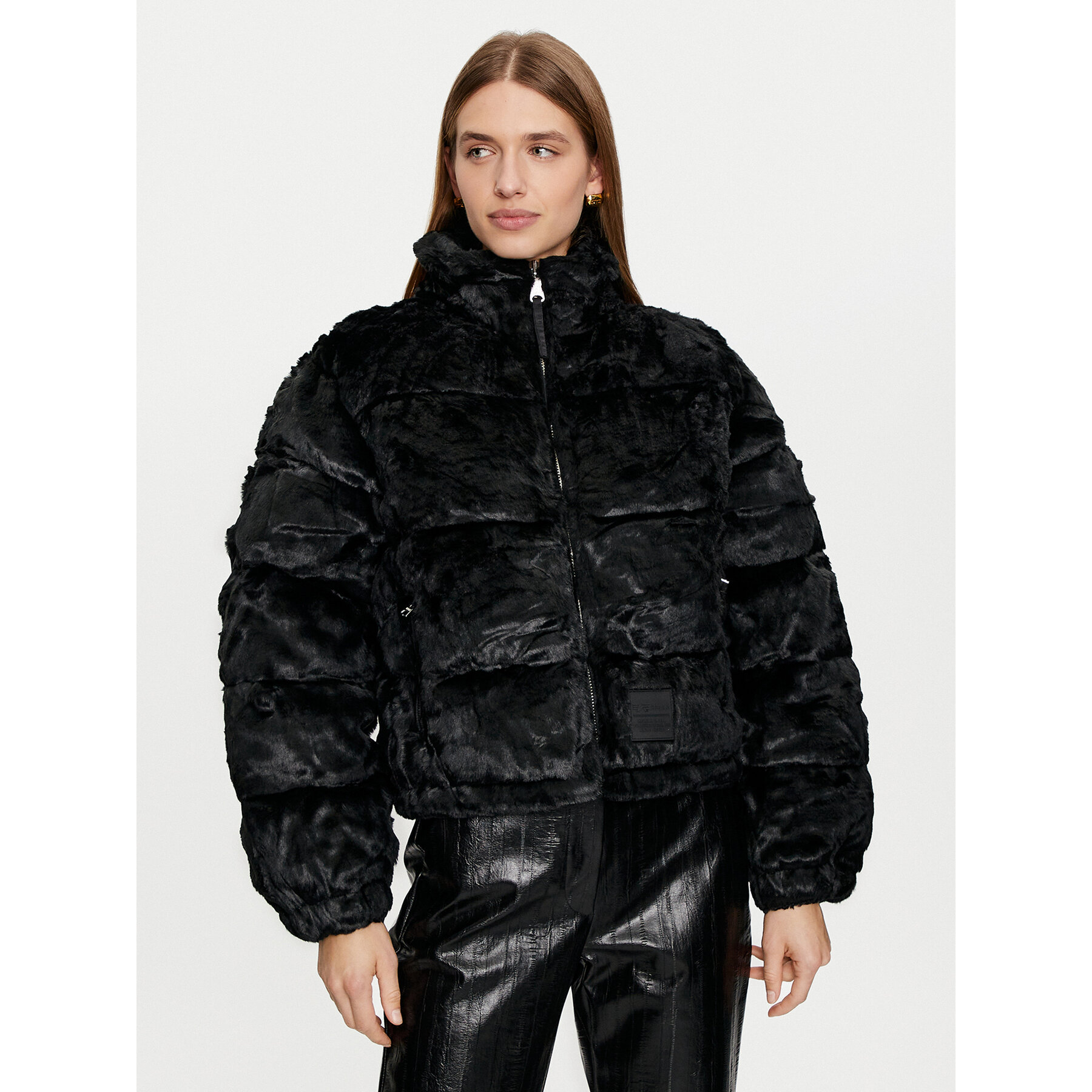 Alpha Industries Kurtka zimowa 148002 Czarny Regular Fit