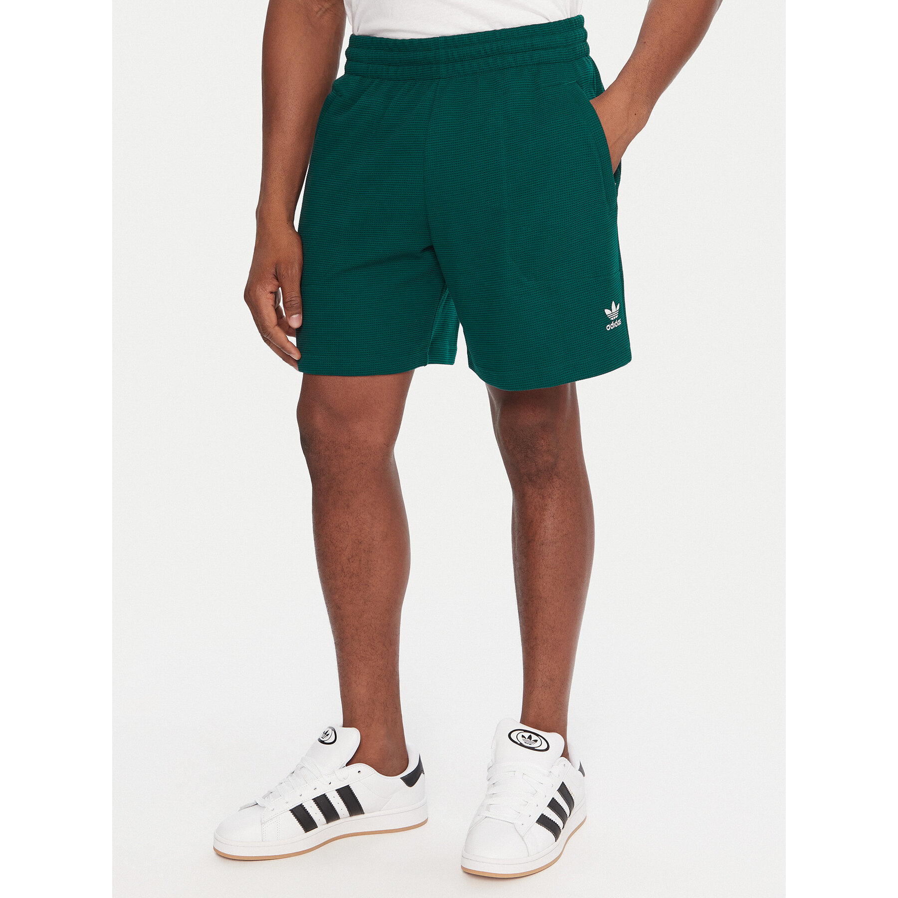 adidas Szorty sportowe Essentials Trefoil JW1040 Zielony Regular Fit