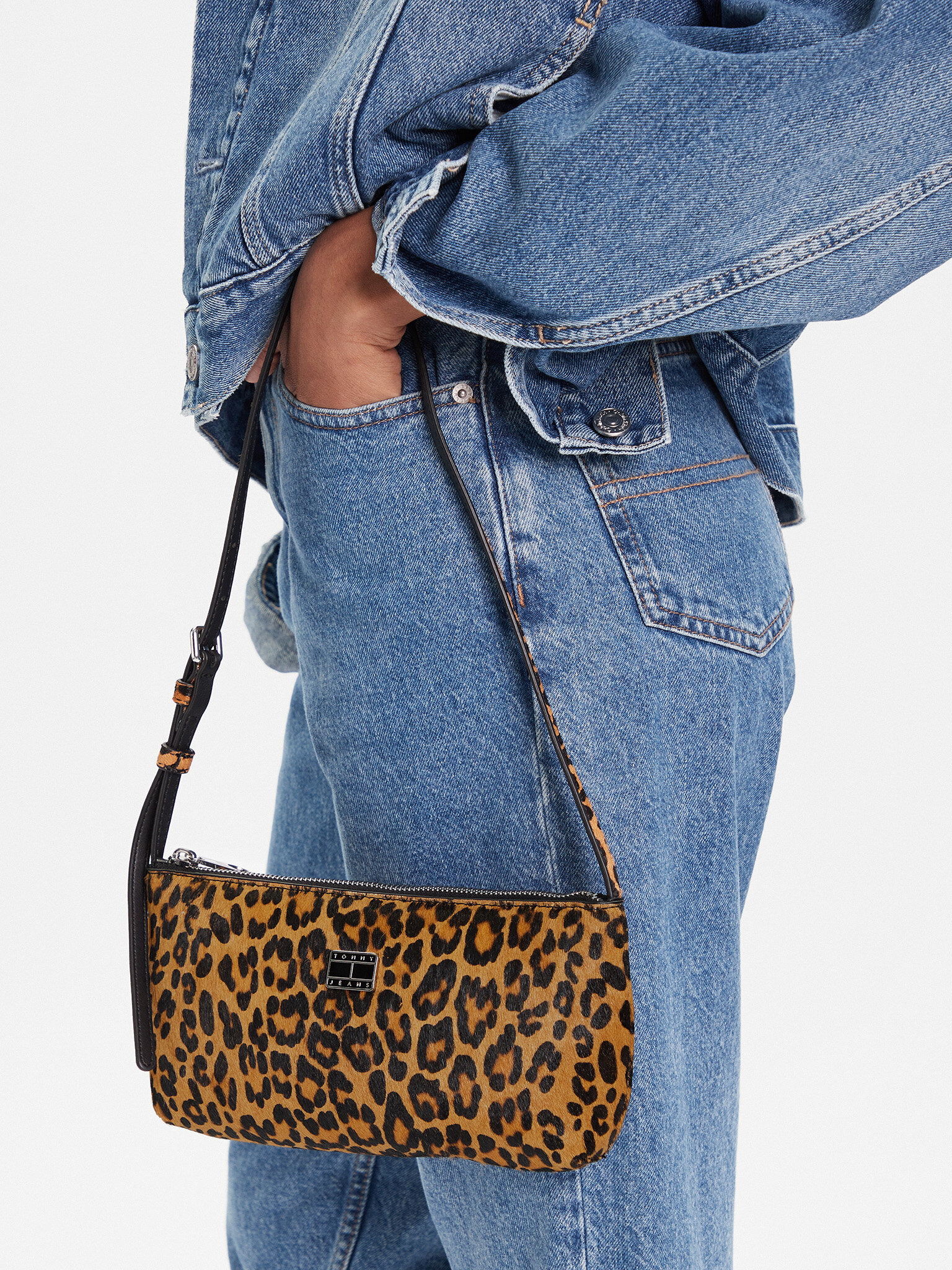 Tommy Jeans Borsetta Tjw Must Leopard Shoulder Bag AW0AW18008 Arancione