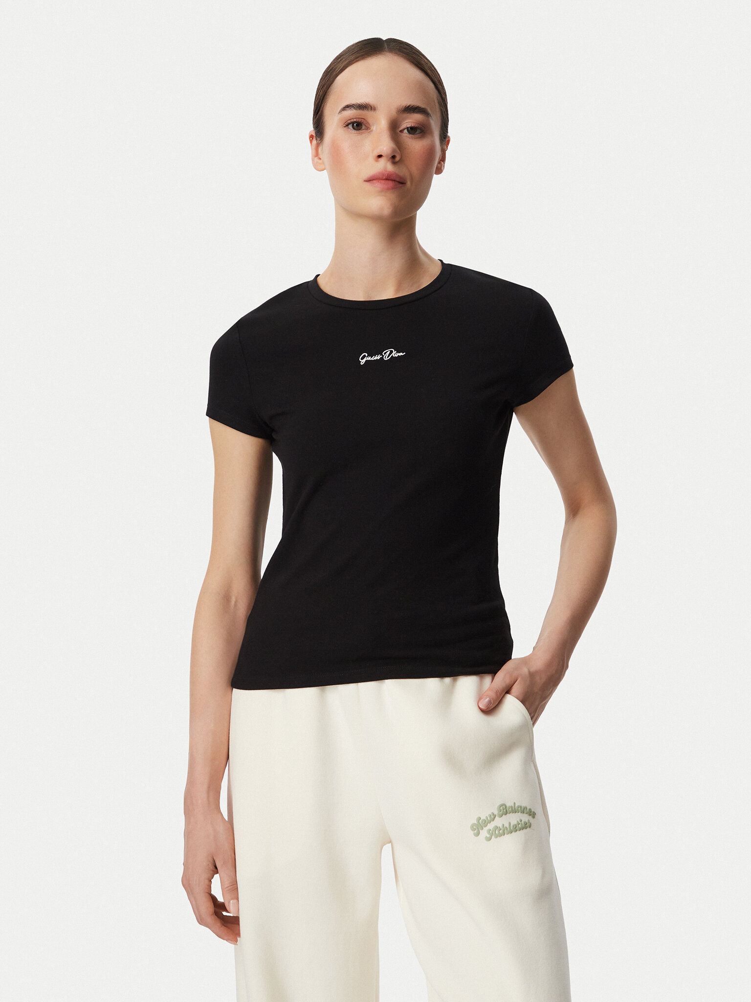 Guess T-shirt V6YI01 K4258 Nero Slim Fit